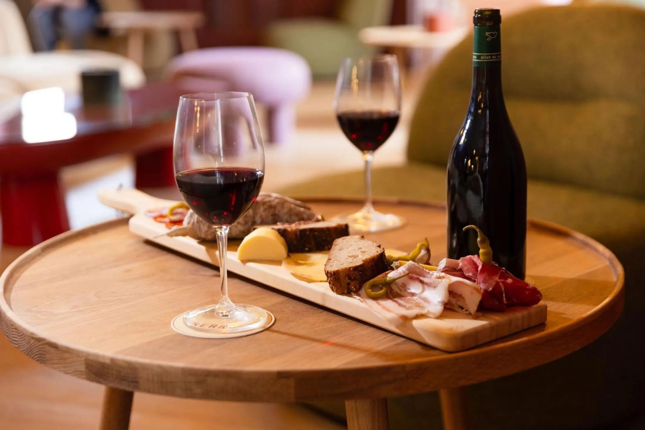 Lounge or bar in Serra Boutique Hôtel