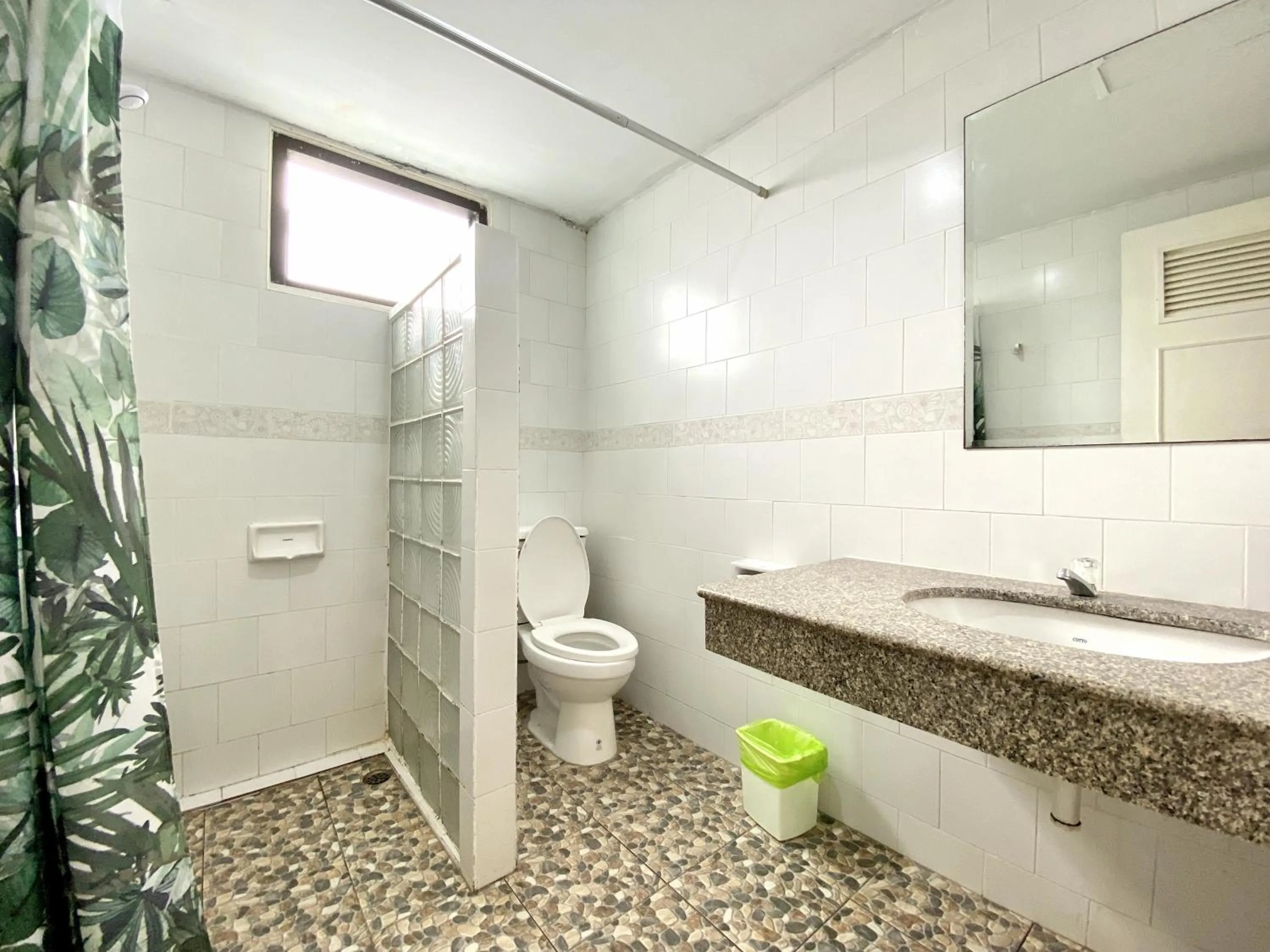 Shower in Minotel Patong