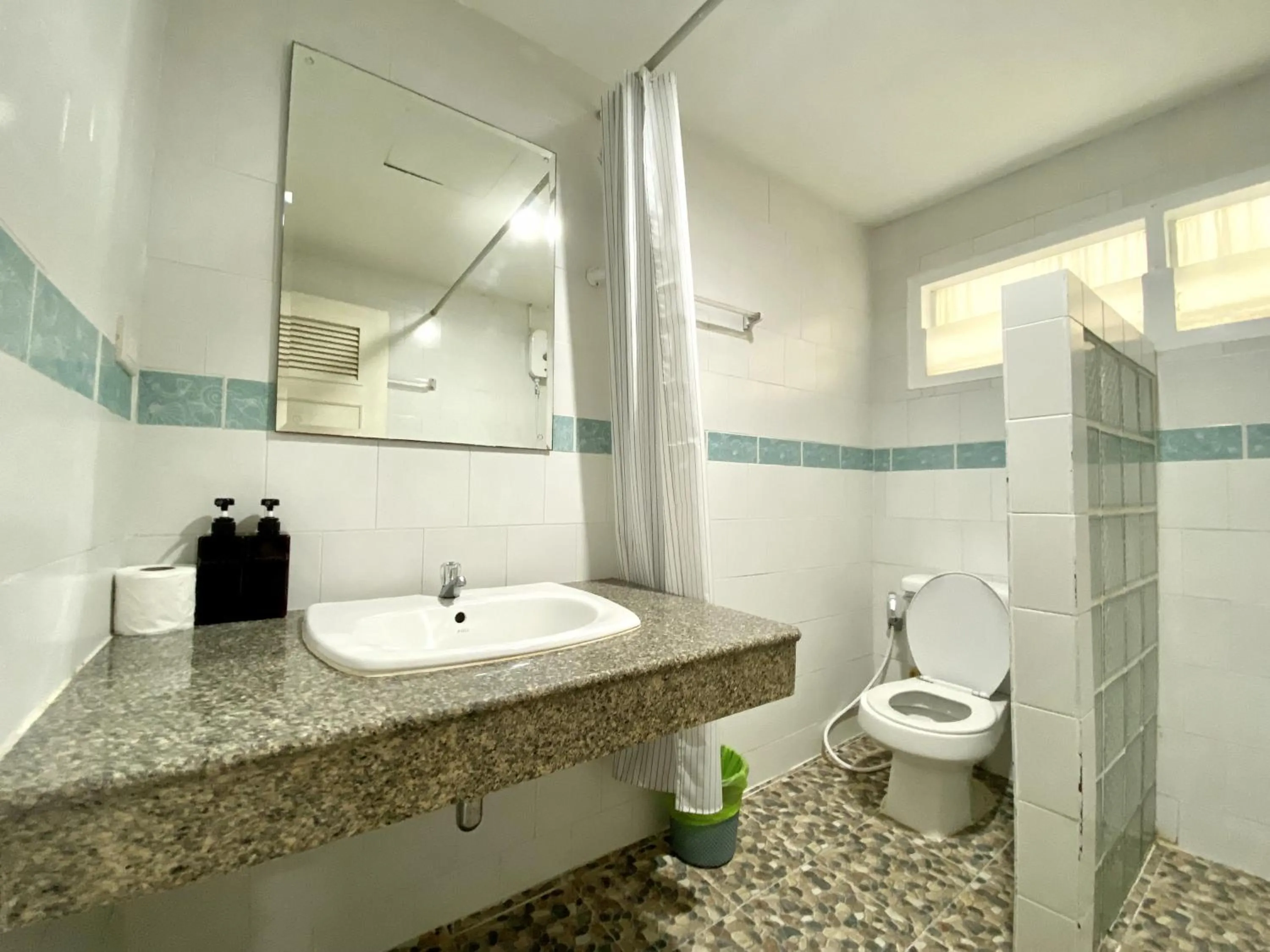 Shower in Minotel Patong