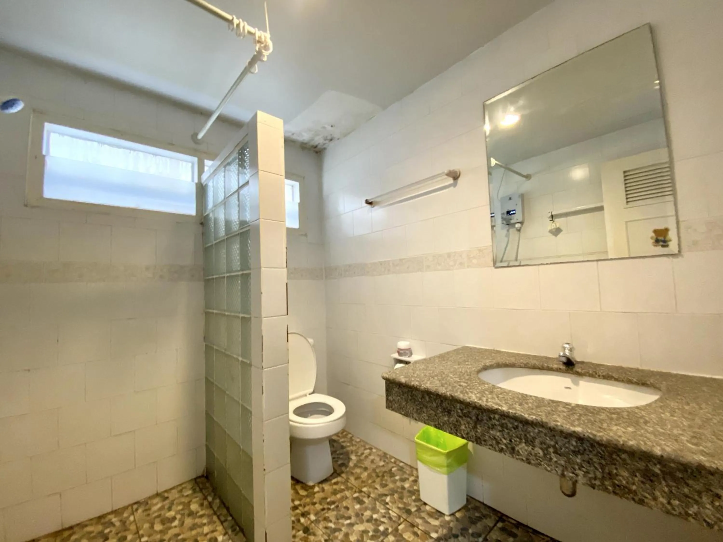 Shower in Minotel Patong