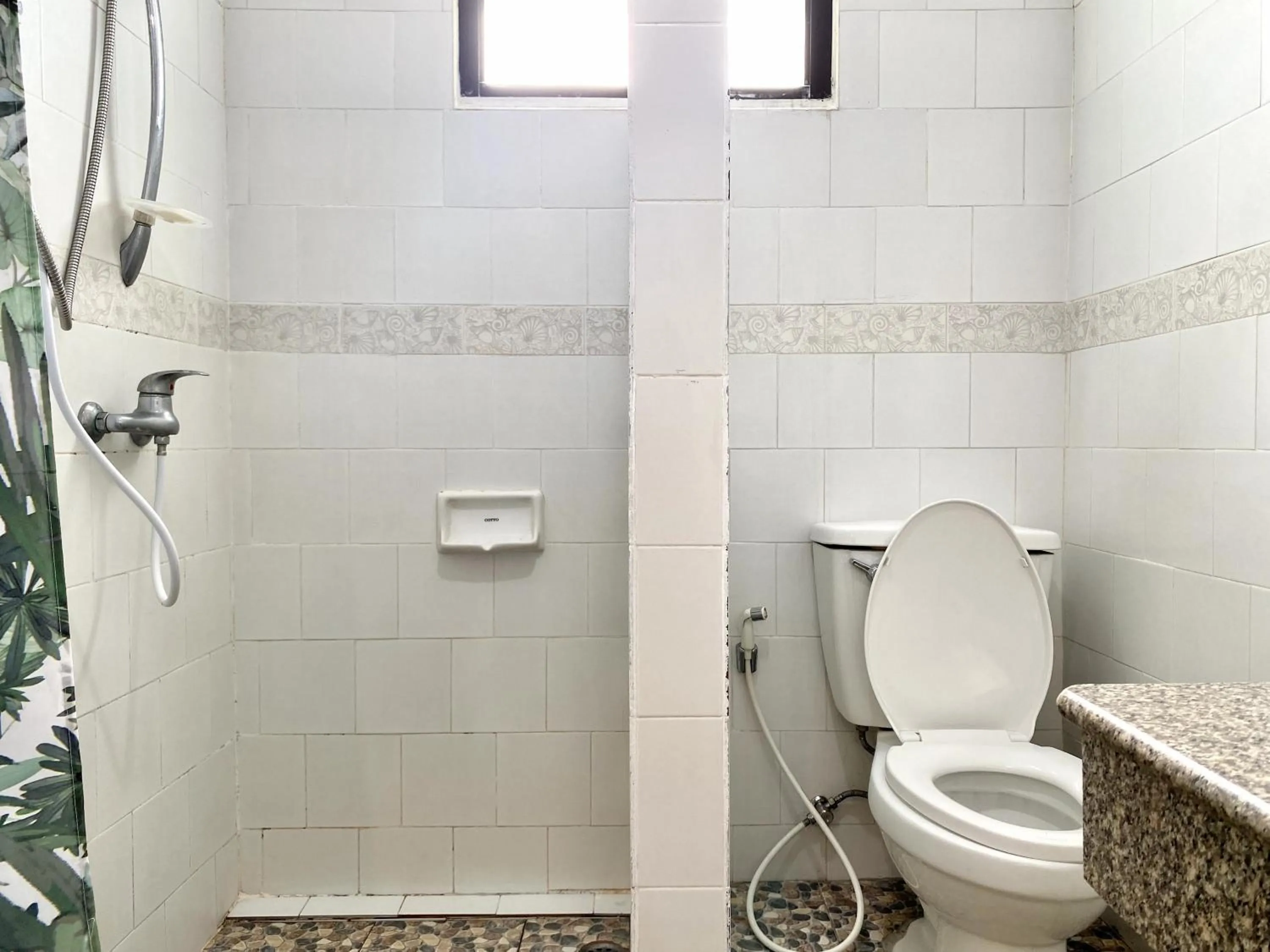 Shower in Minotel Patong