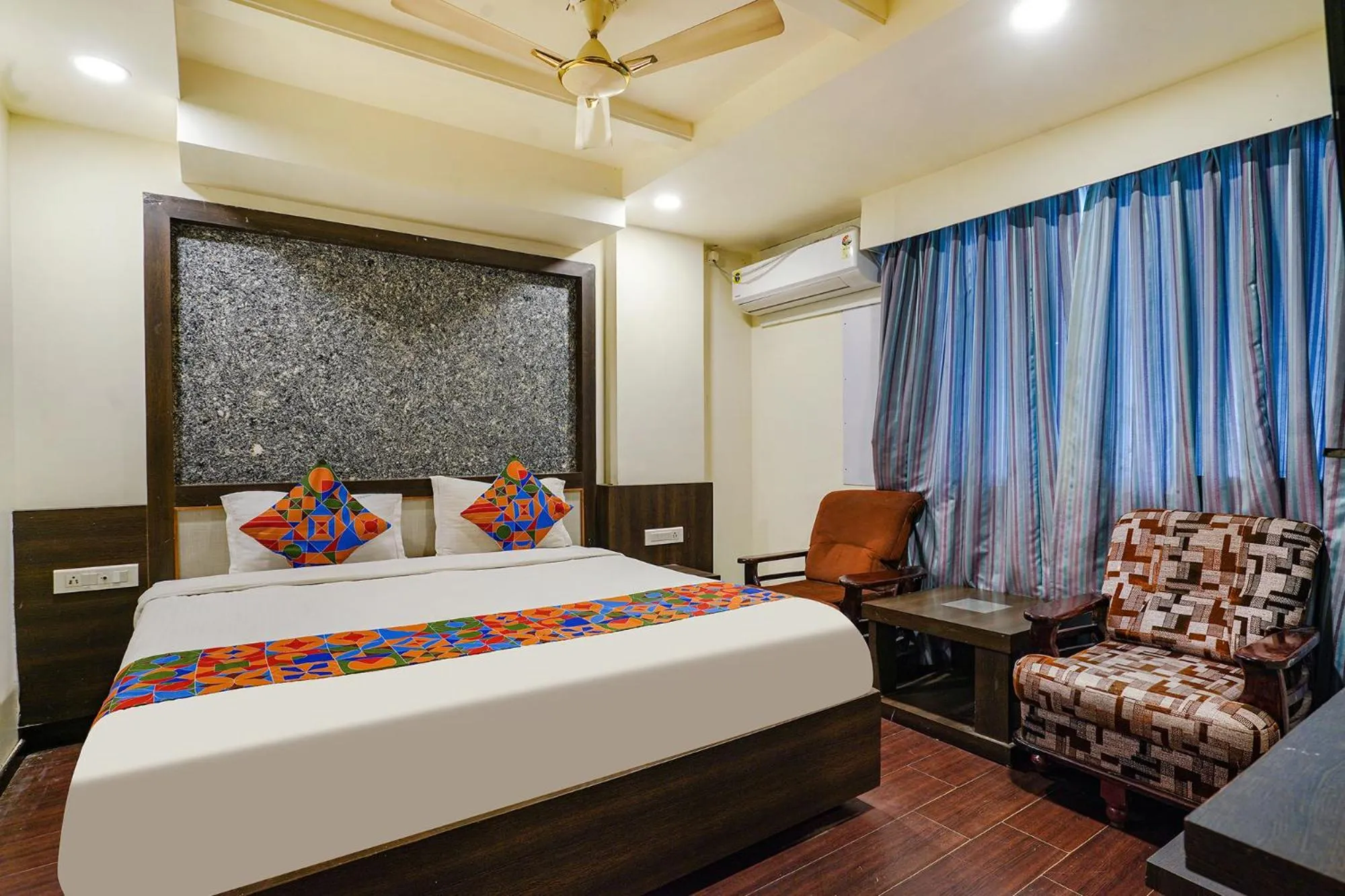 Bed in FabHotel Golden Way