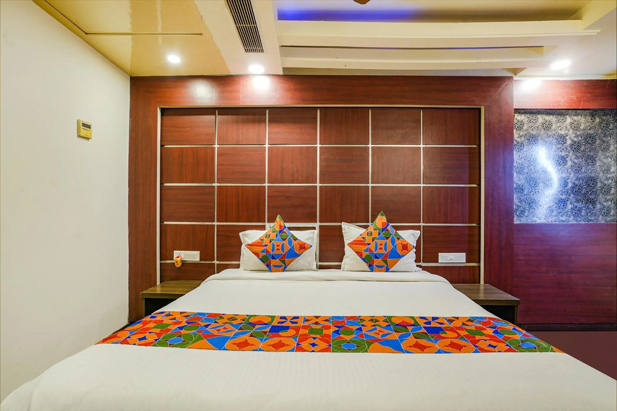 Bed in FabHotel Golden Way