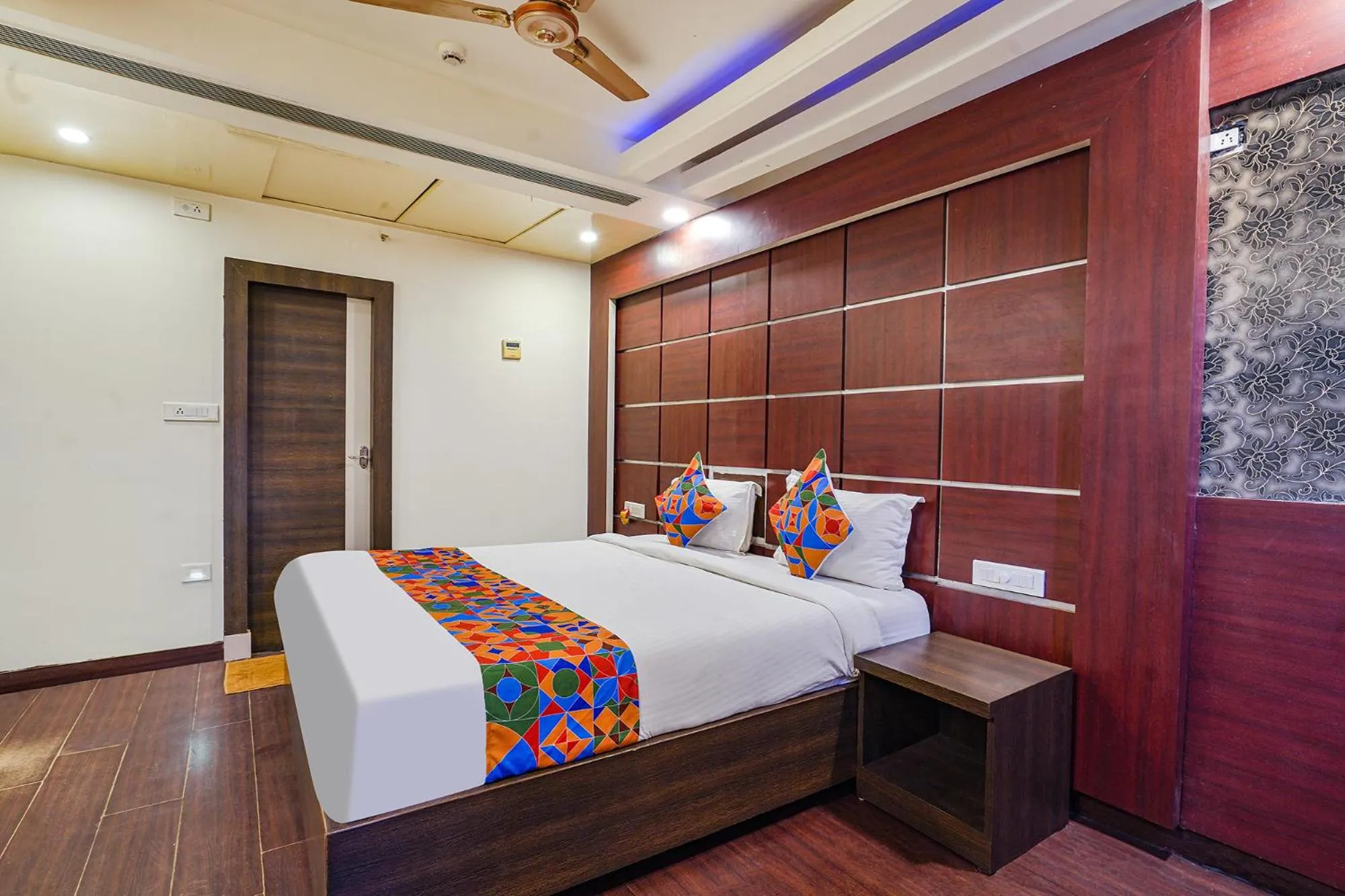 Bed in FabHotel Golden Way