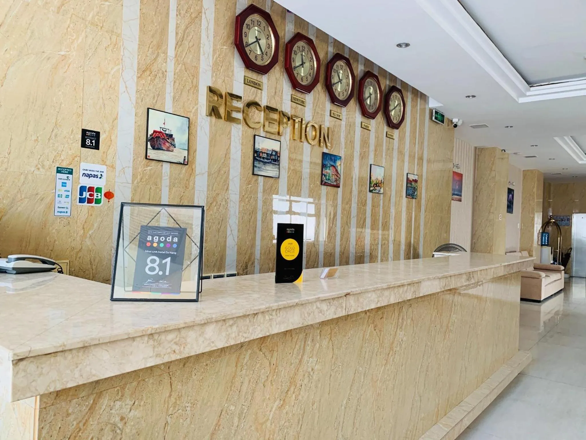 Lobby or reception in Nhat Linh Hotel & Suites Da Nang