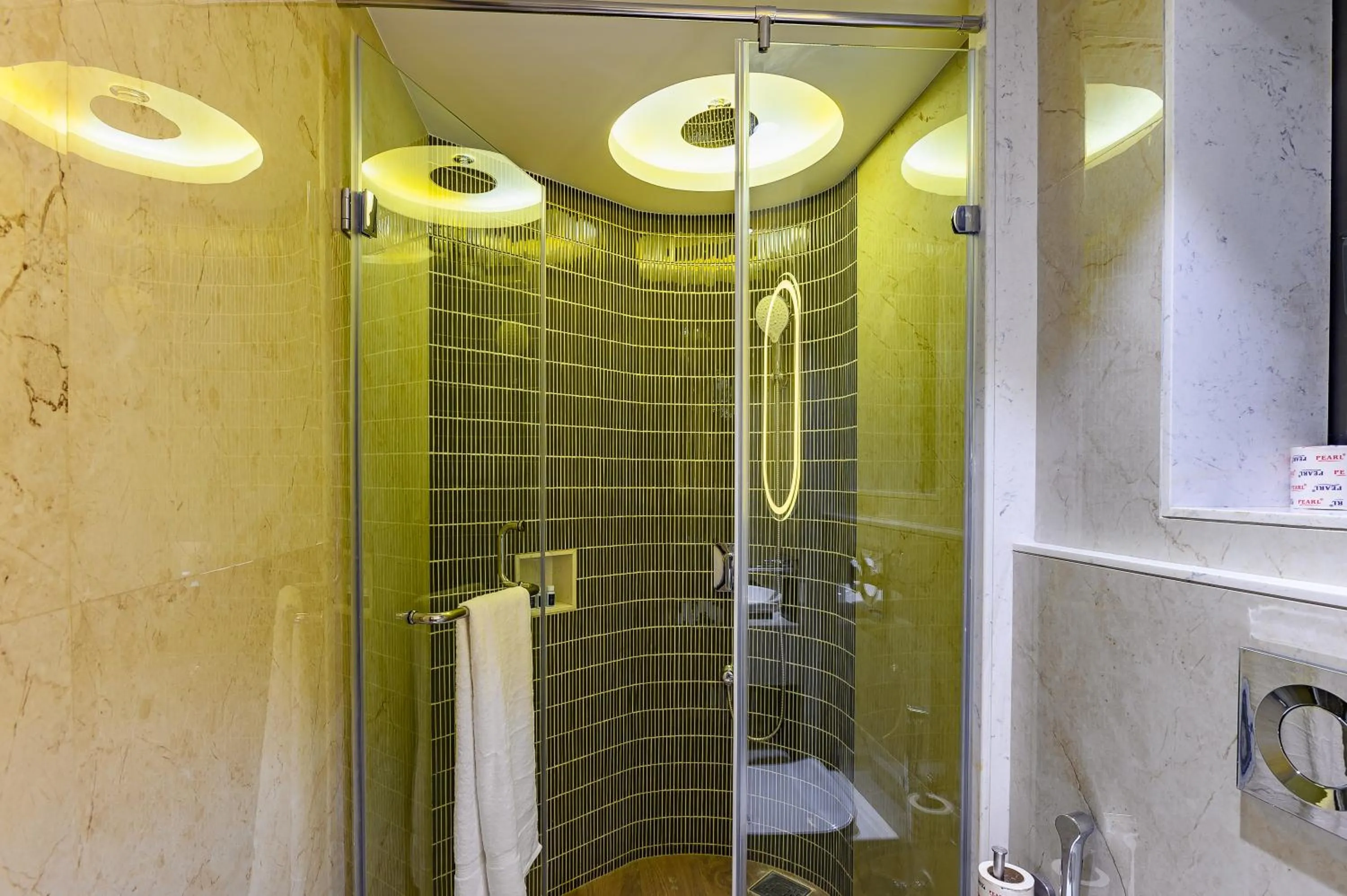 Bathroom in Hotel Eden Serenity