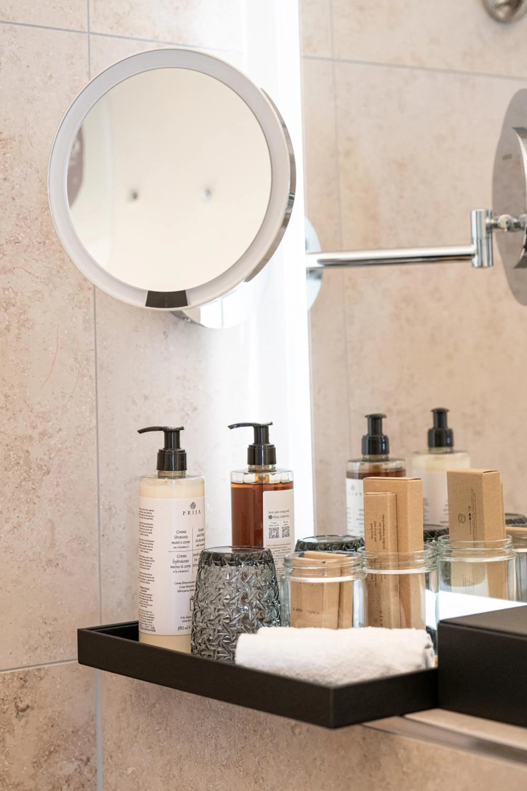 Bathroom in Maxim Suites by Elias Holl