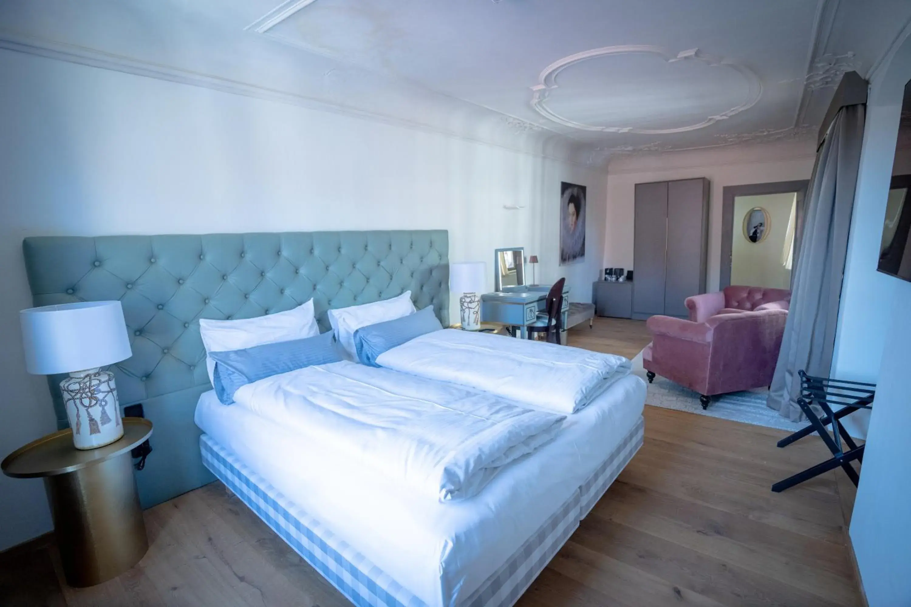 Junior Suite in Maxim Suites by Elias Holl Junior Suite in Maxim Suites by Elias Holl