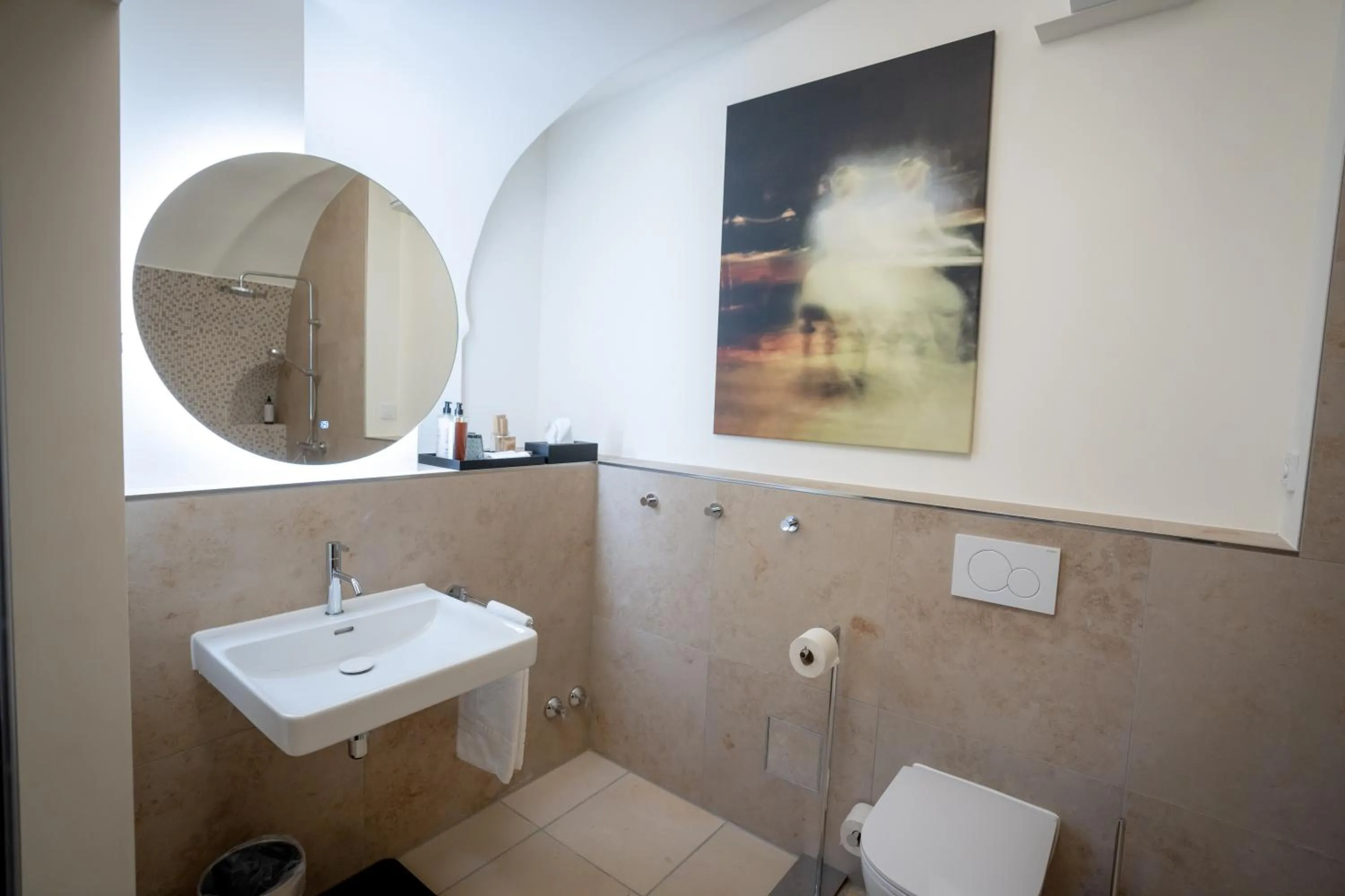 Bathroom in Maxim Suites by Elias Holl