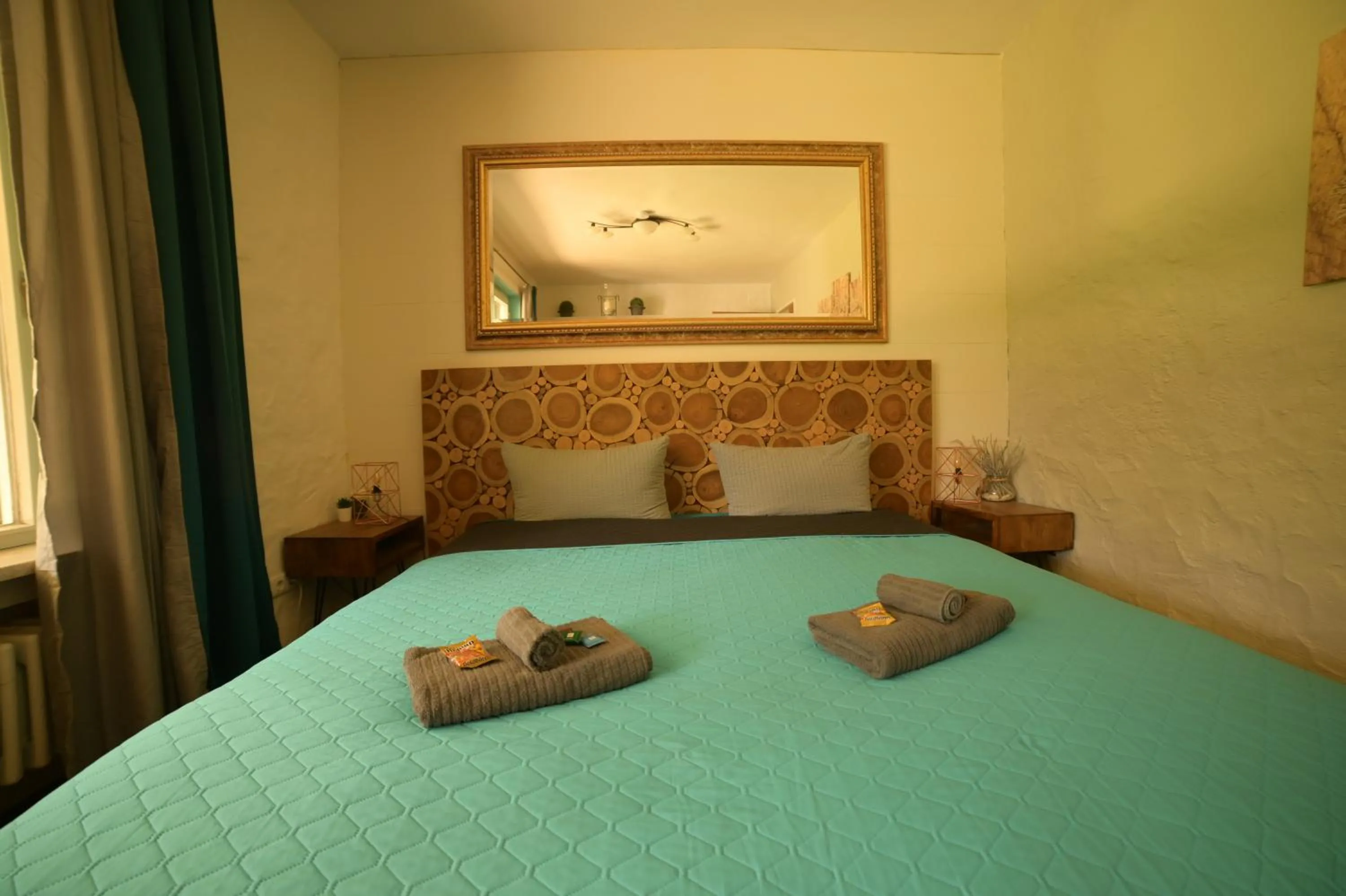 Bed in Yeti Lux - Family Garden Lodge