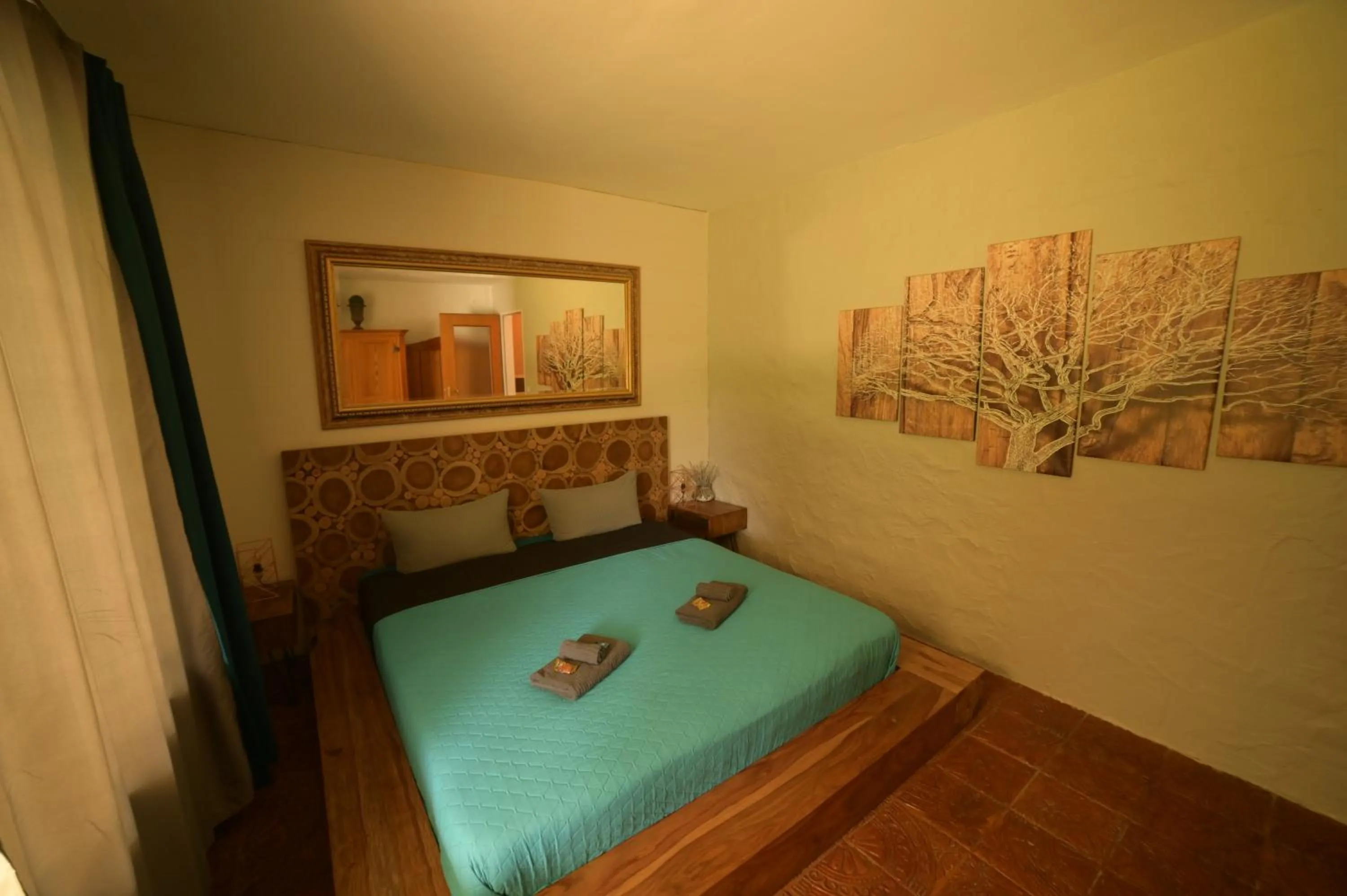 Bed in Yeti Lux - Family Garden Lodge