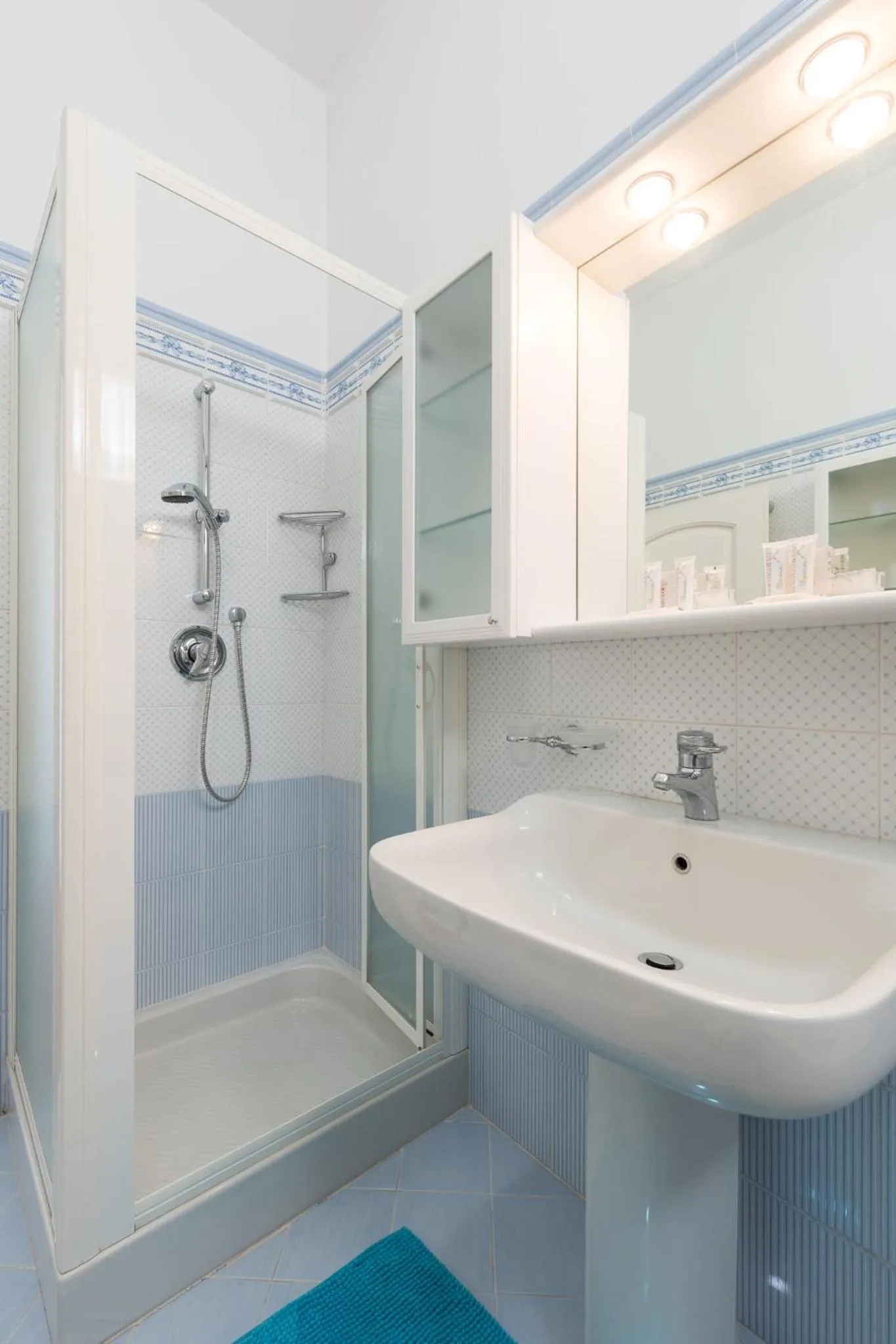 Shower in Ognissanti Design by Mmega