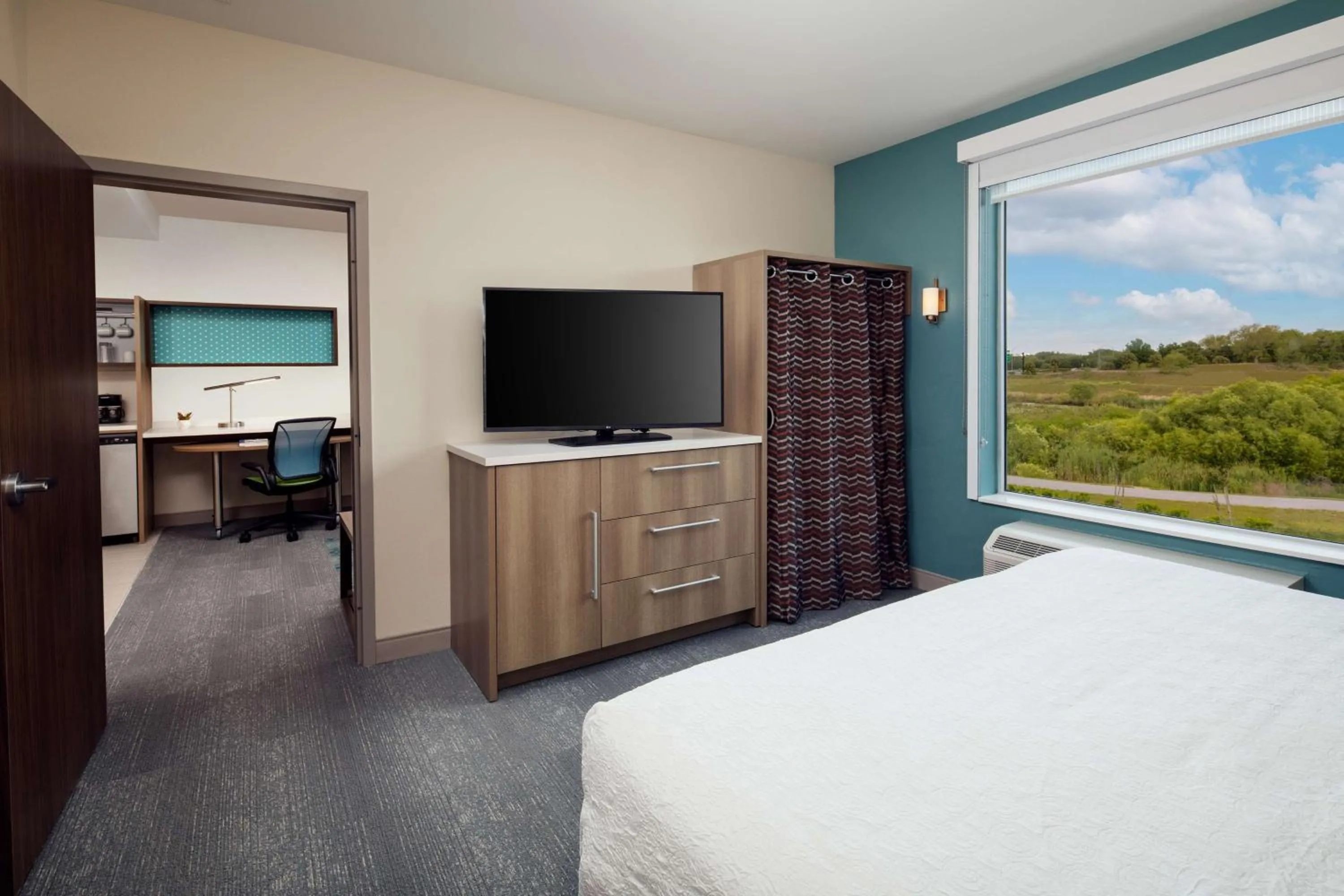 Bed in Home2 Suites By Hilton Lake Mary Orlando