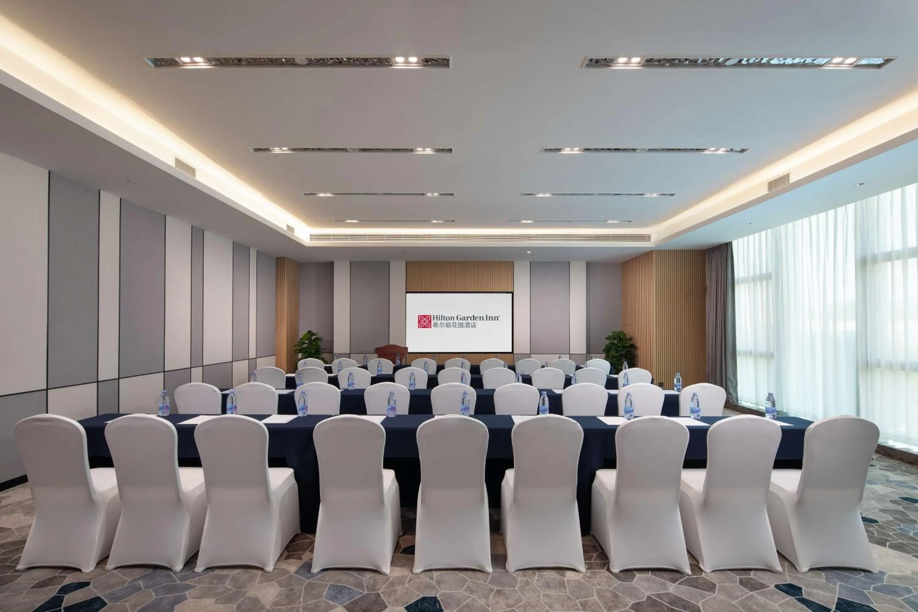 Meeting/conference room in Hilton Garden Inn Shenzhen Guangming Hongqiao Park