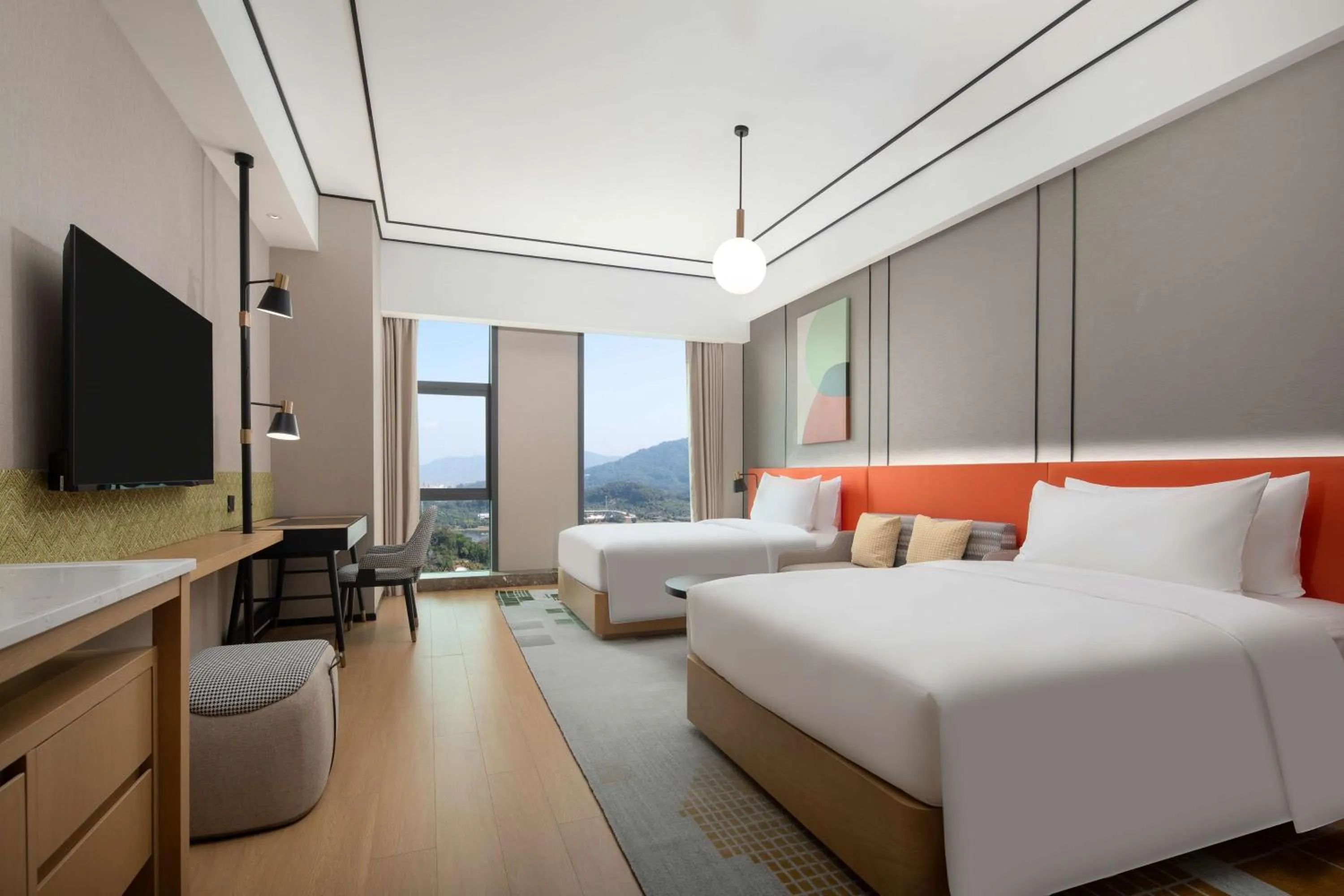 Bedroom, Bed in Hilton Garden Inn Shenzhen Guangming Hongqiao Park