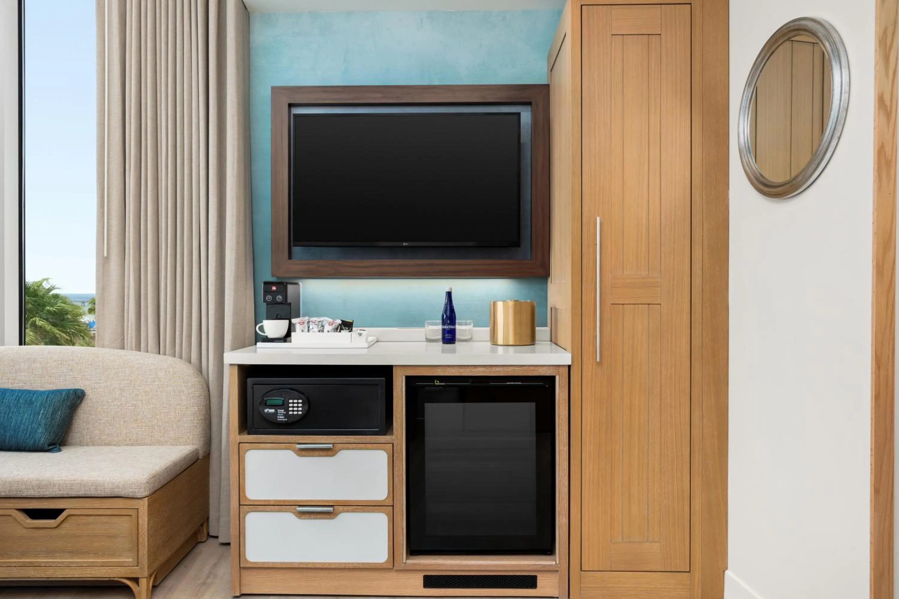 oven in The Hiatus Clearwater Beach, Curio Collection By Hilton