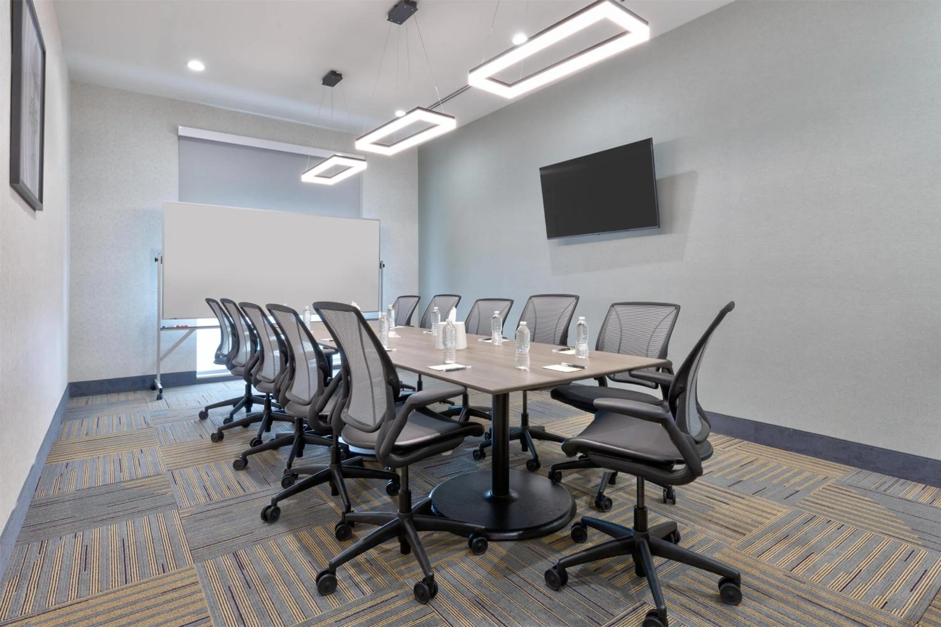 Meeting/conference room in Home2 Suites By Hilton Paris