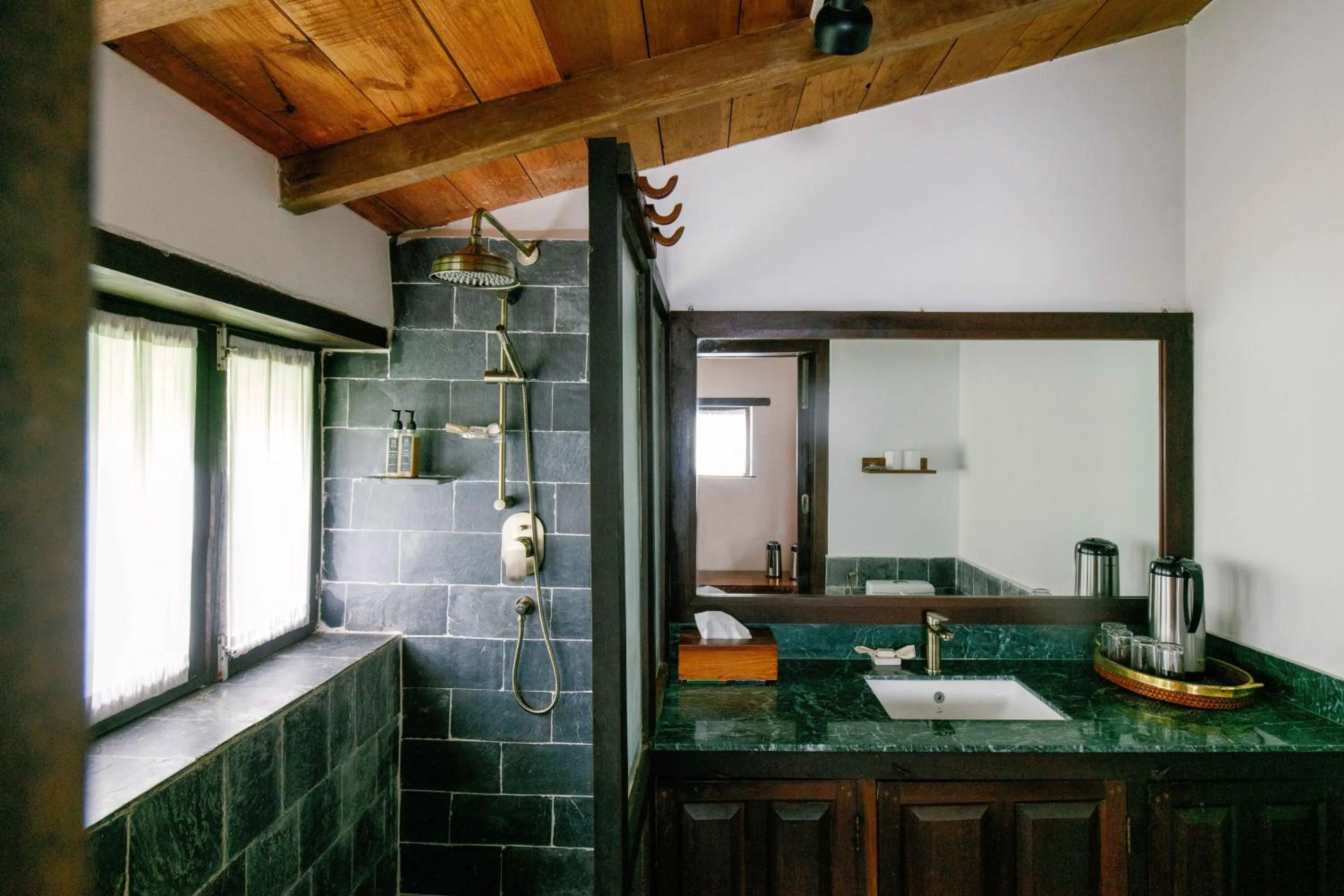 Bathroom in Tiger Mountain Pokhara Lodge