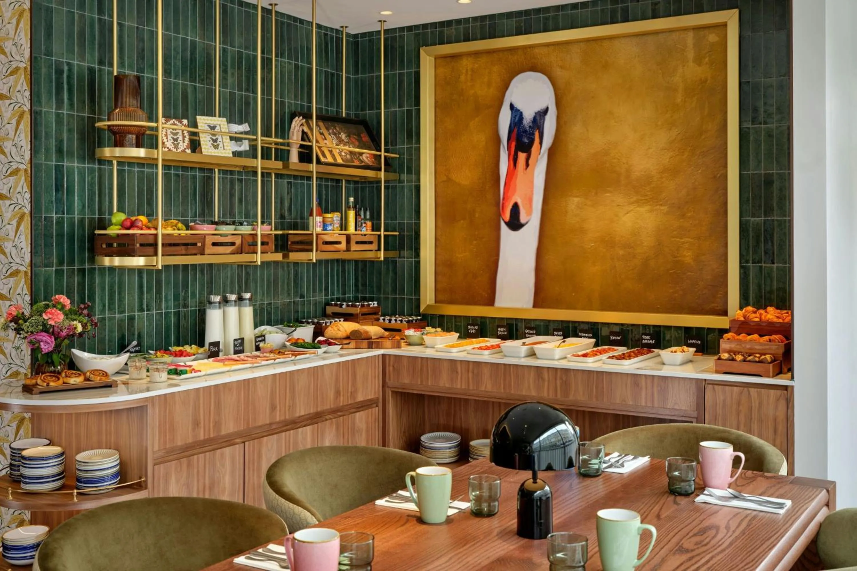 Lounge or bar in The Cura Hotel Kensington, London, a Tribute Portfolio Hotel