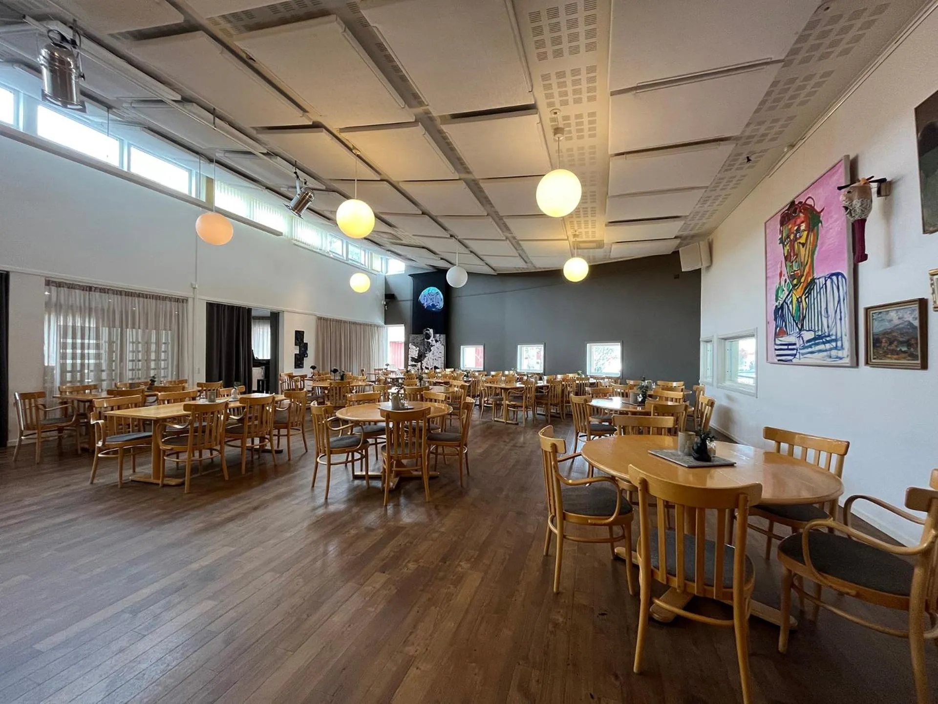 Restaurant/places to eat in Sunderby folkhögskola Hotell & Konferens