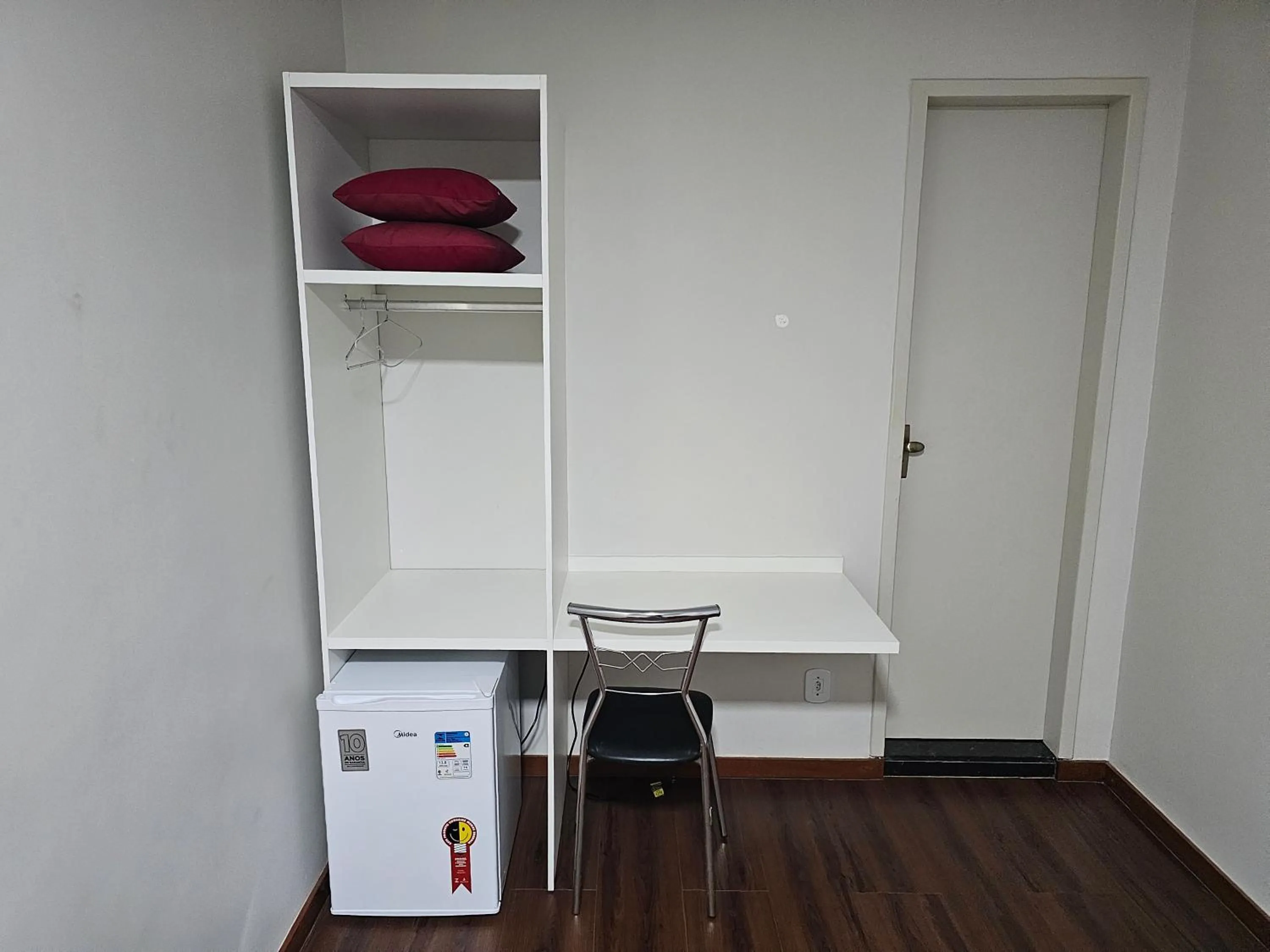 wardrobe in HOTEL INDIANO