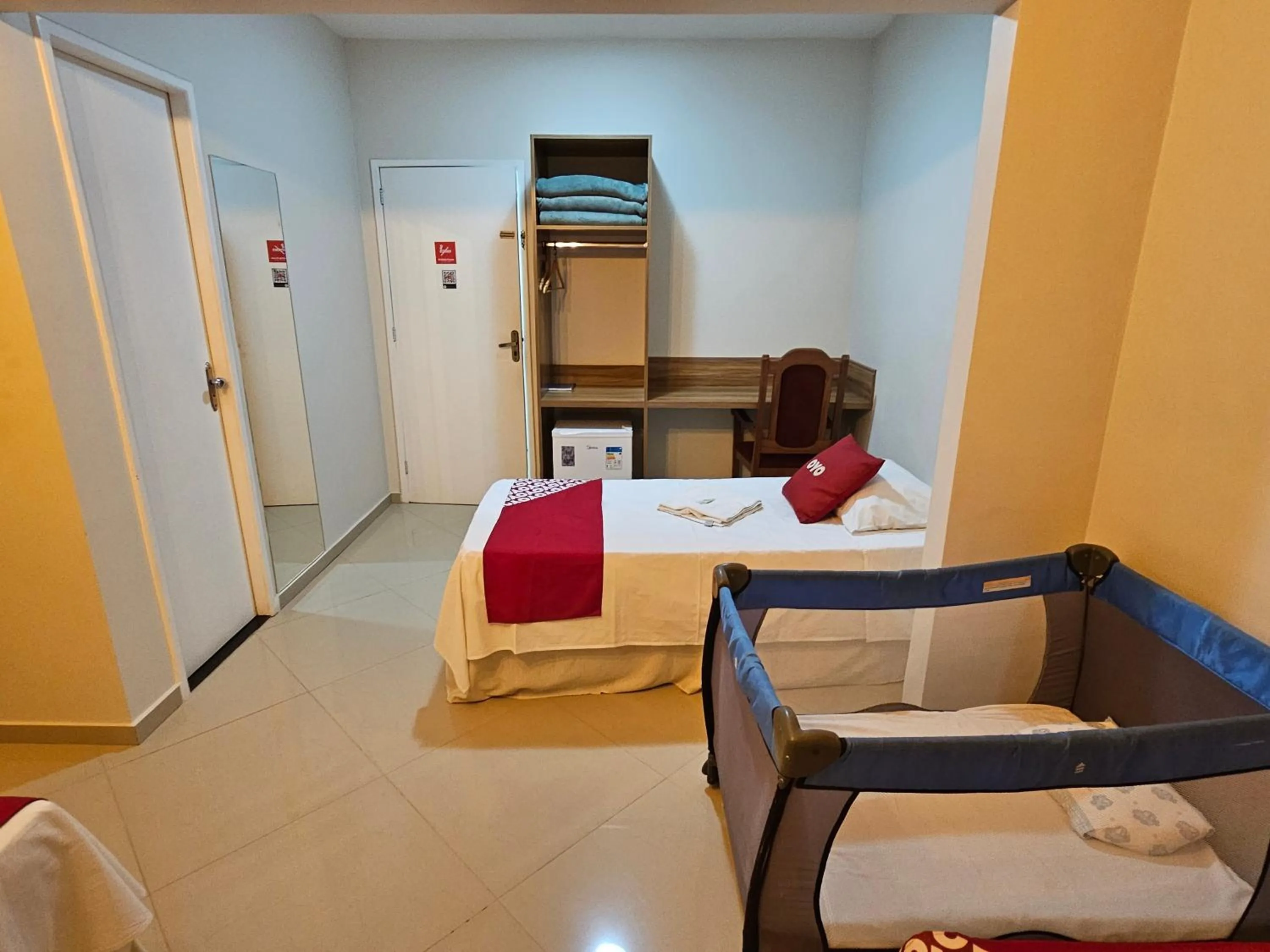 Photo of the whole room, Bed in HOTEL INDIANO