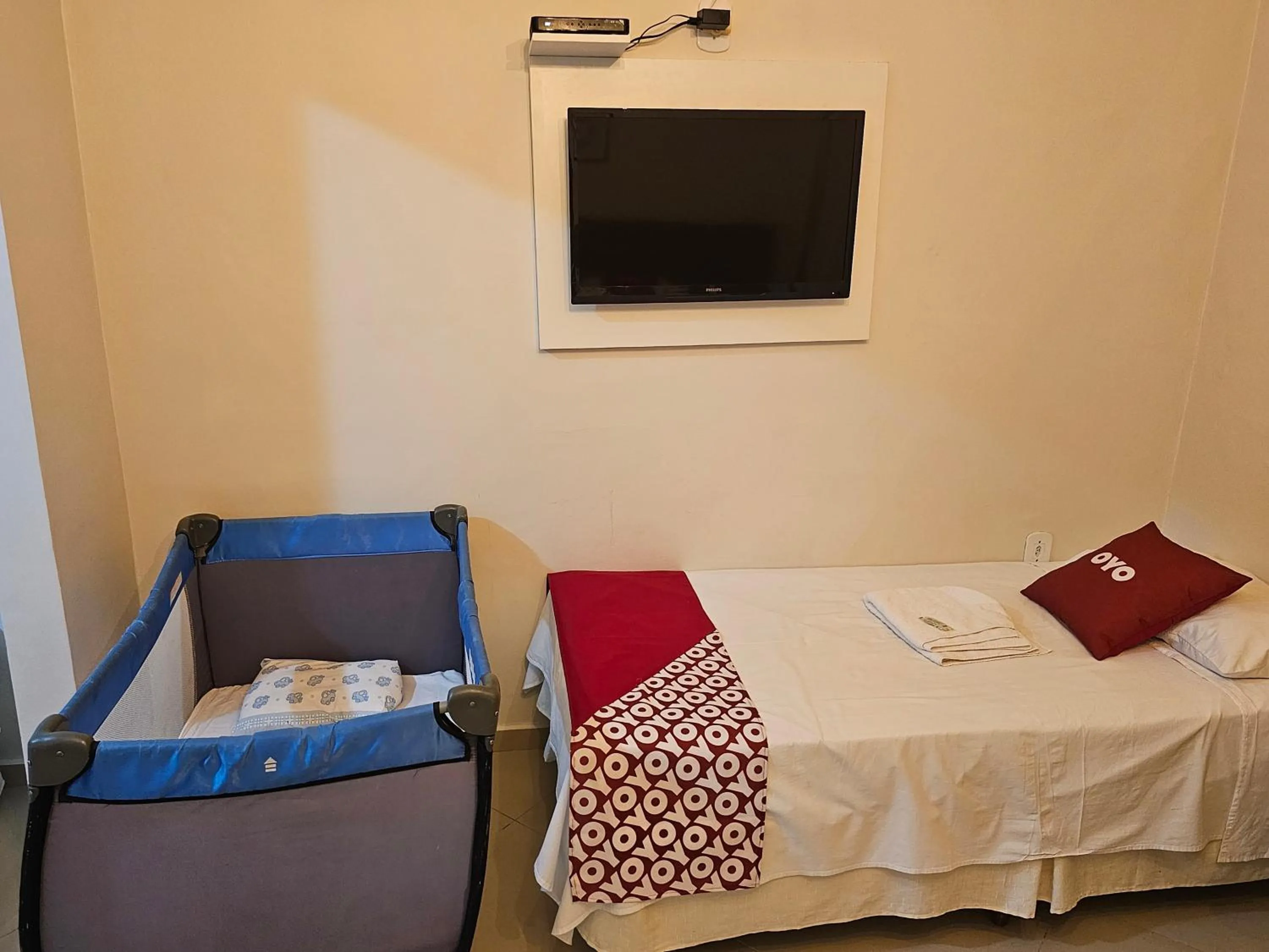 Bed in HOTEL INDIANO