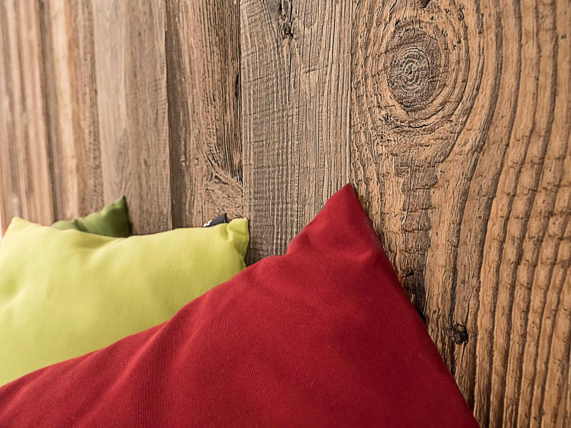 Decorative detail, Bed in Der Brückenwirt