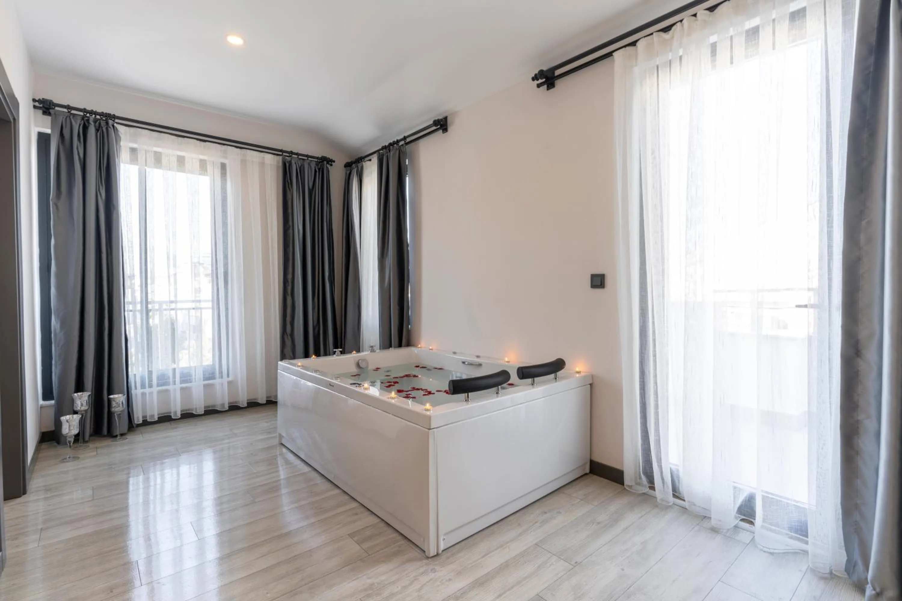 Bath in IRENIC HOTEL