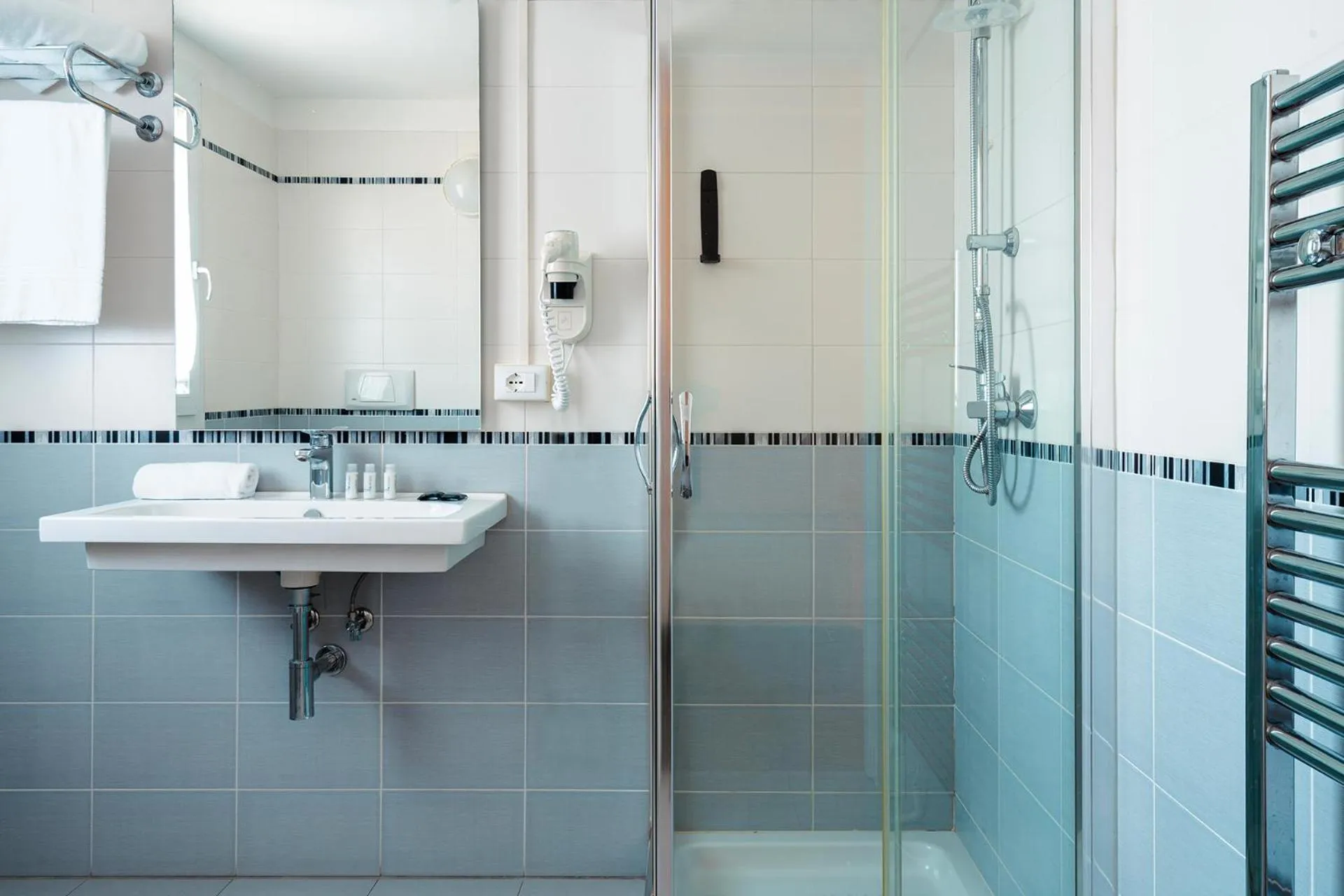 Shower in Hotel Formula Int. & Puravita SPA