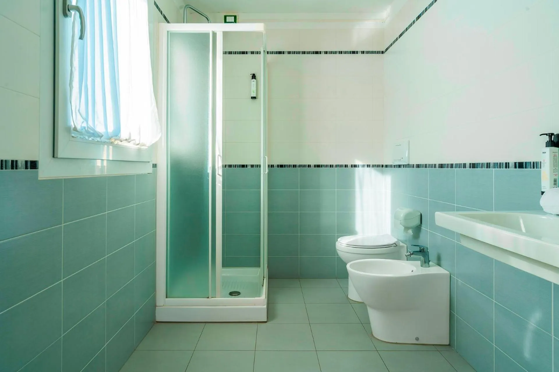 Shower in Hotel Formula Int. & Puravita SPA