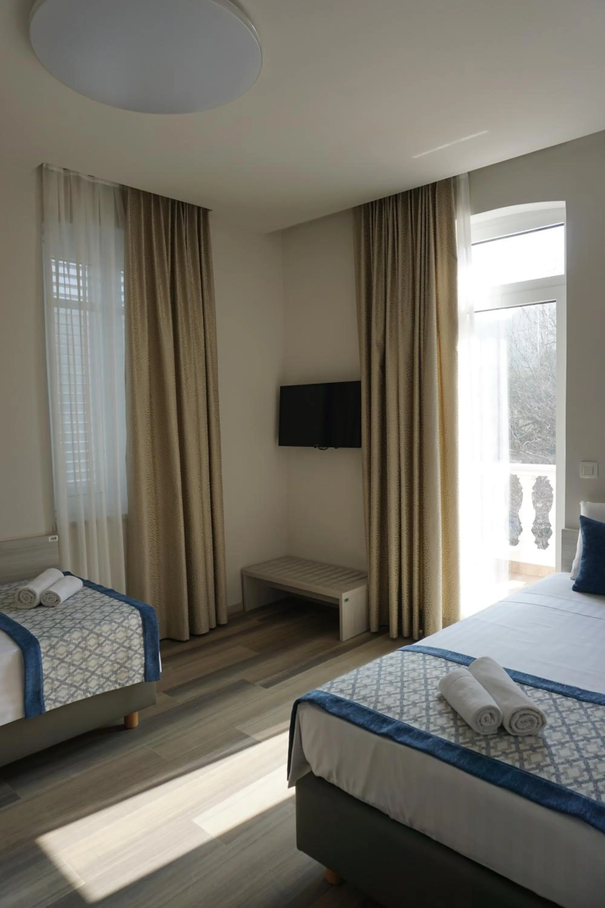 Twin Room with Balcony - single occupancy in Hotel Fiesa