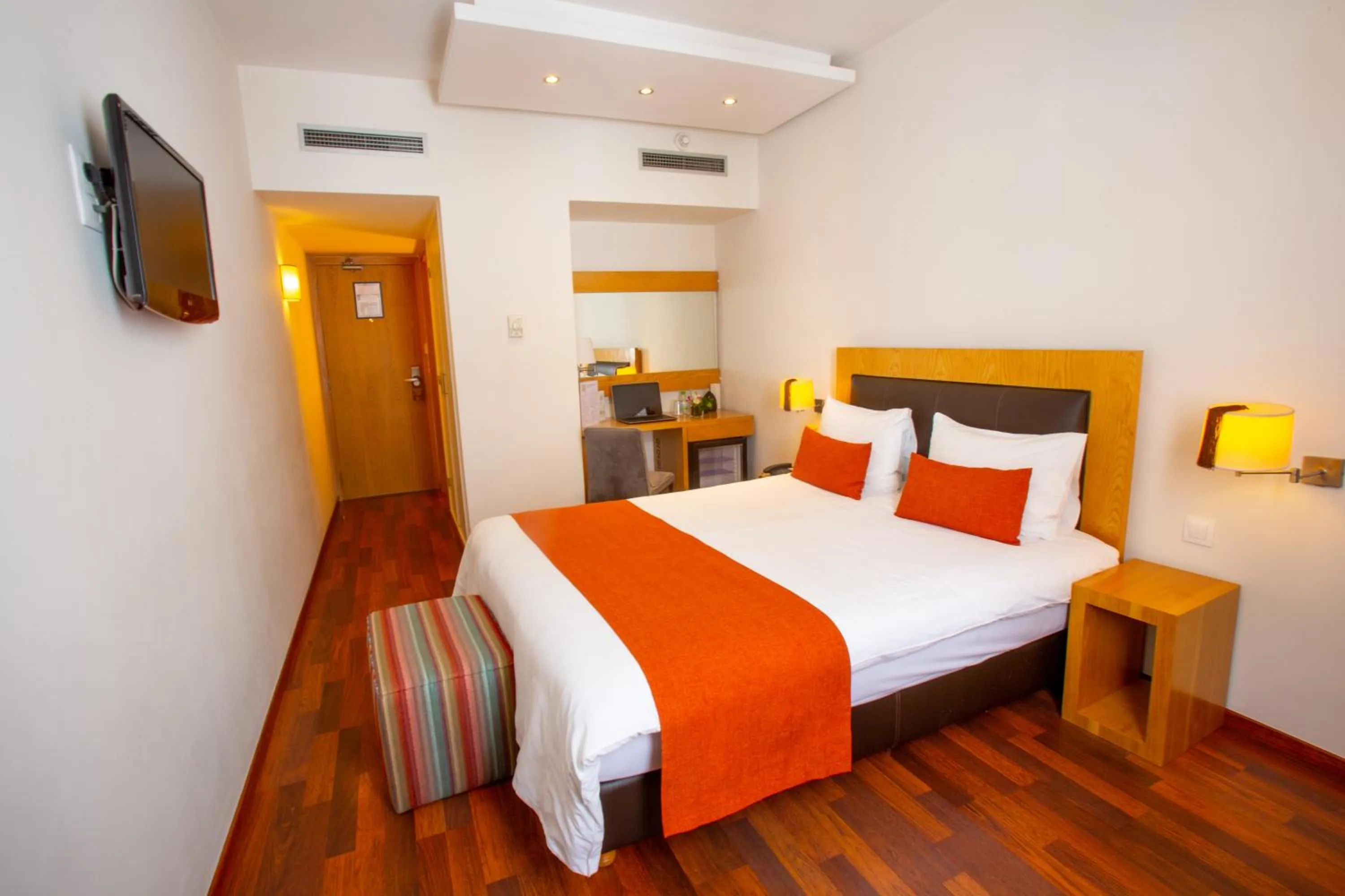 Photo of the whole room, Bed in Le Pietri Urban Hotel