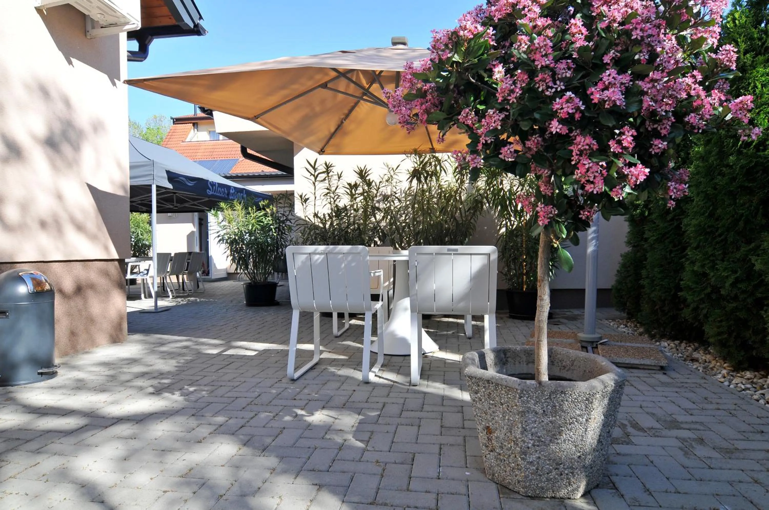 Silver Beach Apartments