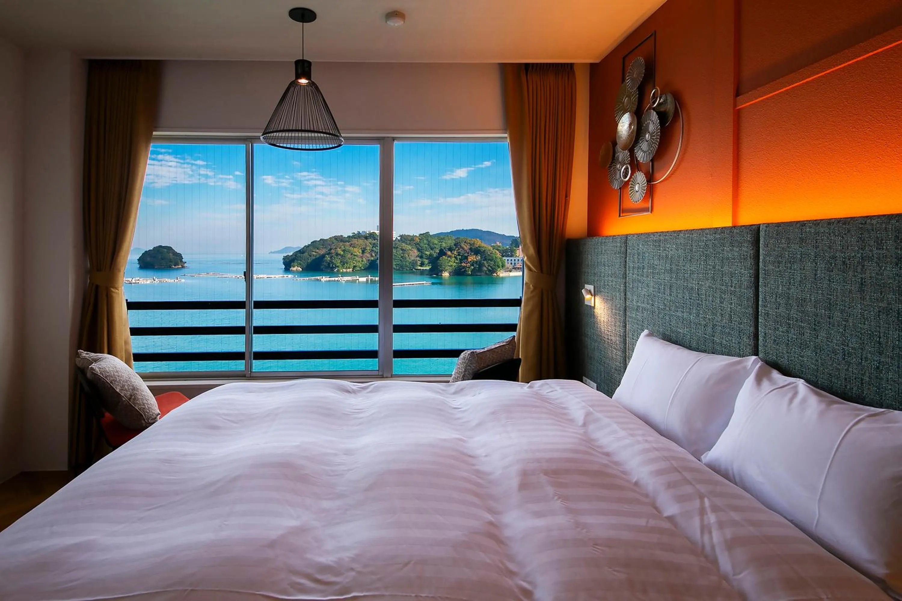 Photo of the whole room, Bed in お宿行灯鳥羽