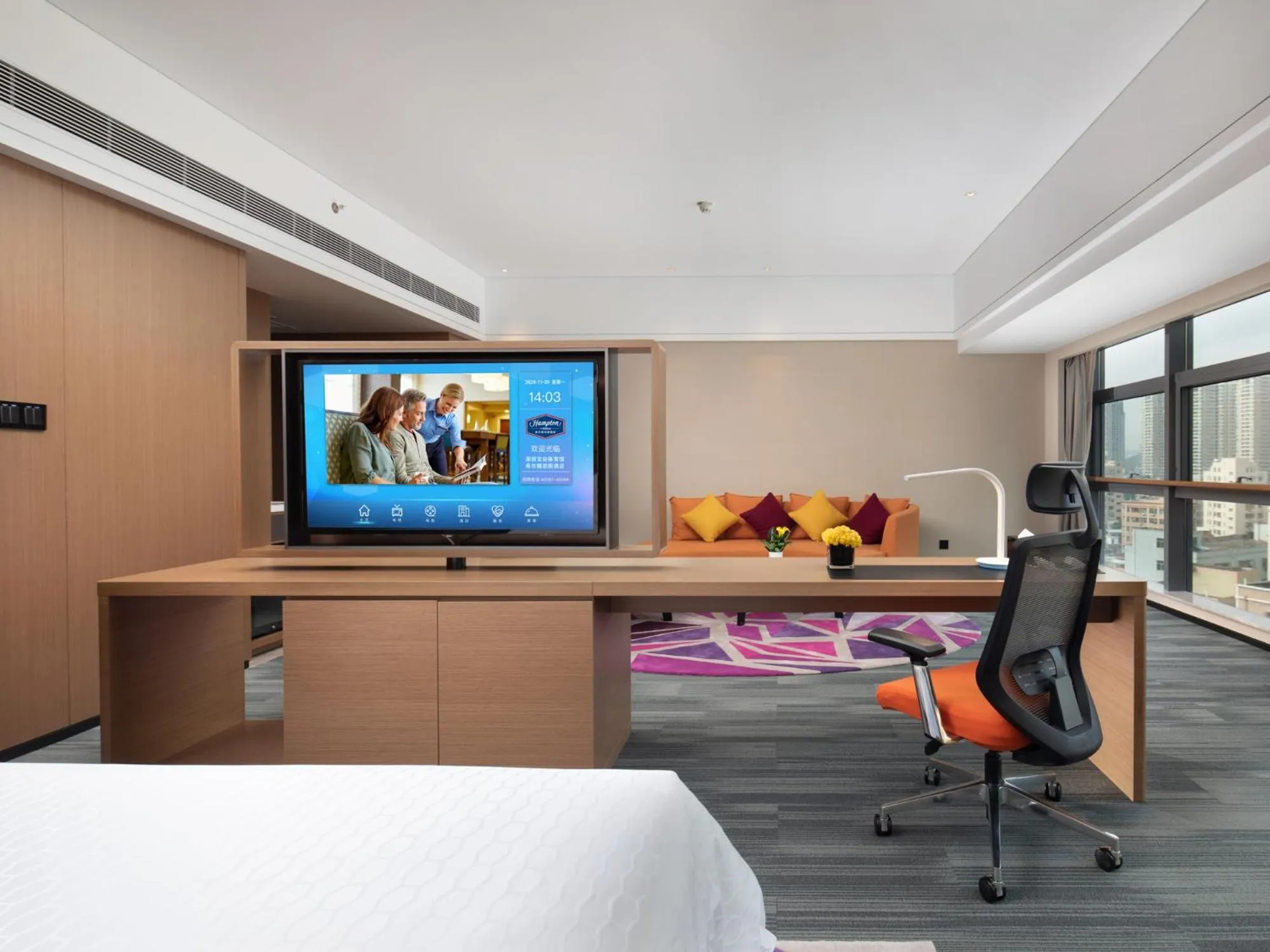 TV and multimedia, Bed in Hampton by Hilton Shenzhen Baoan Stadium