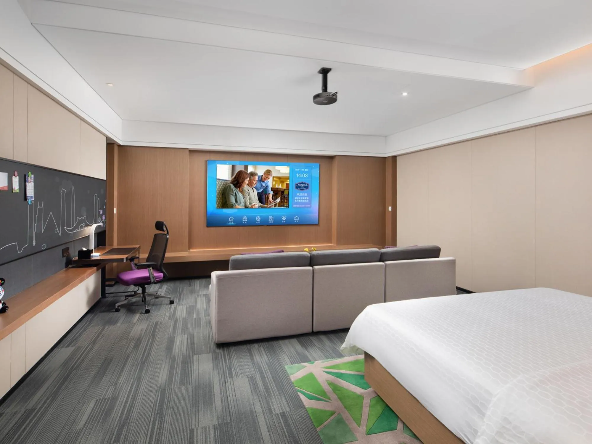 Bed in Hampton by Hilton Shenzhen Baoan Stadium