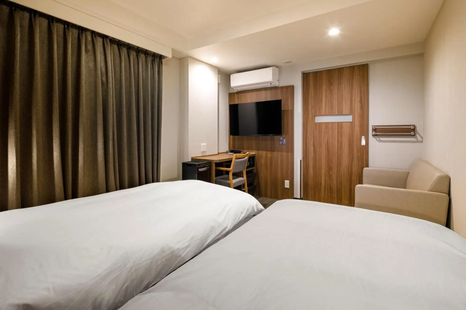 Photo of the whole room, Bed in Dormy Inn Express Toyohashi