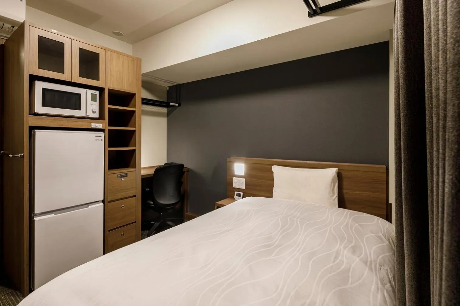 Bed in Dormy Inn Express Toyohashi