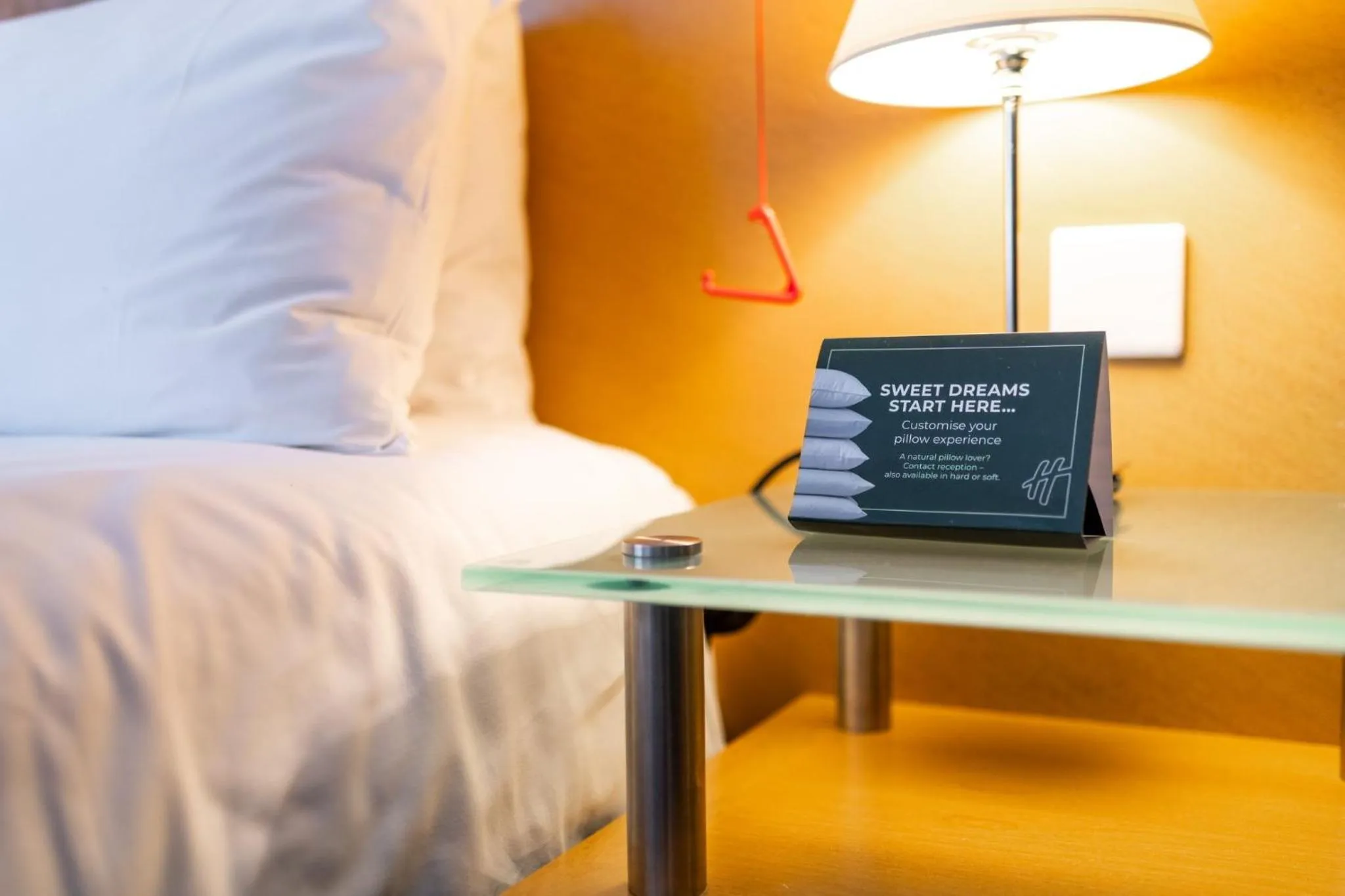 Bed in Holiday Inn Ashford - North A20 by IHG