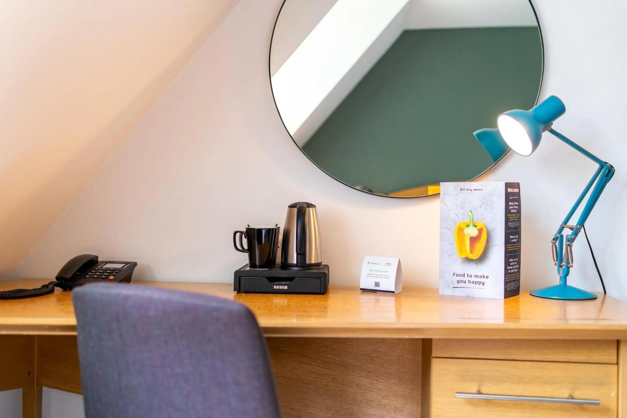 Coffee/tea facilities in Holiday Inn Ashford - North A20 by IHG