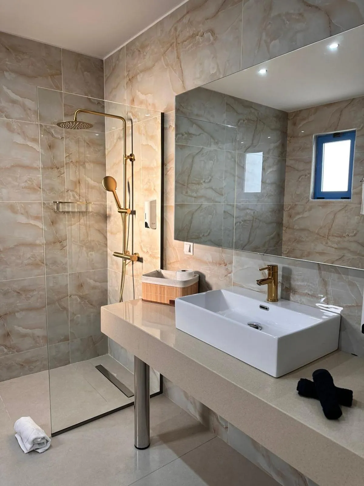 Shower in Haven Beach