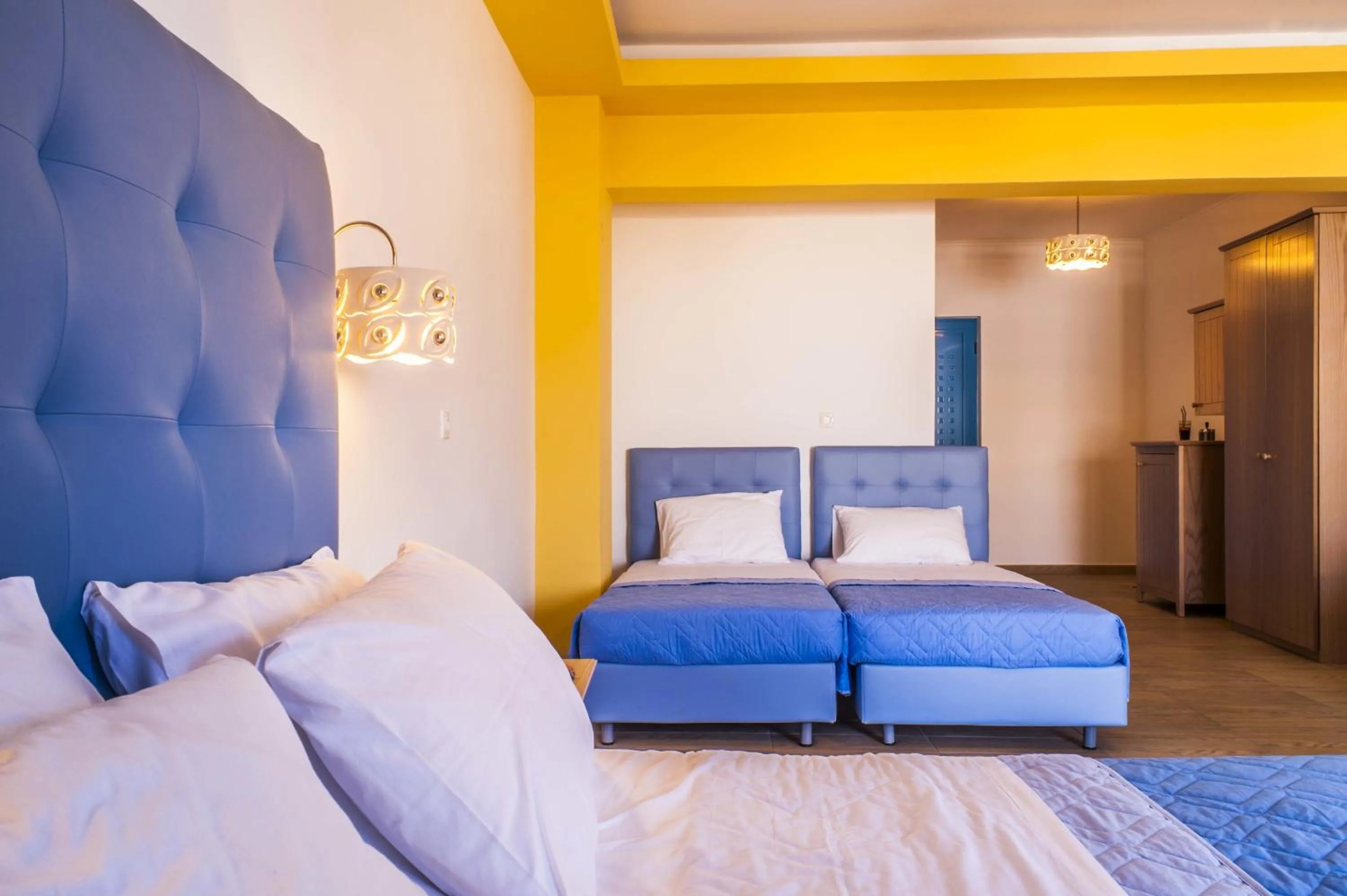 Photo of the whole room in Haven Beach