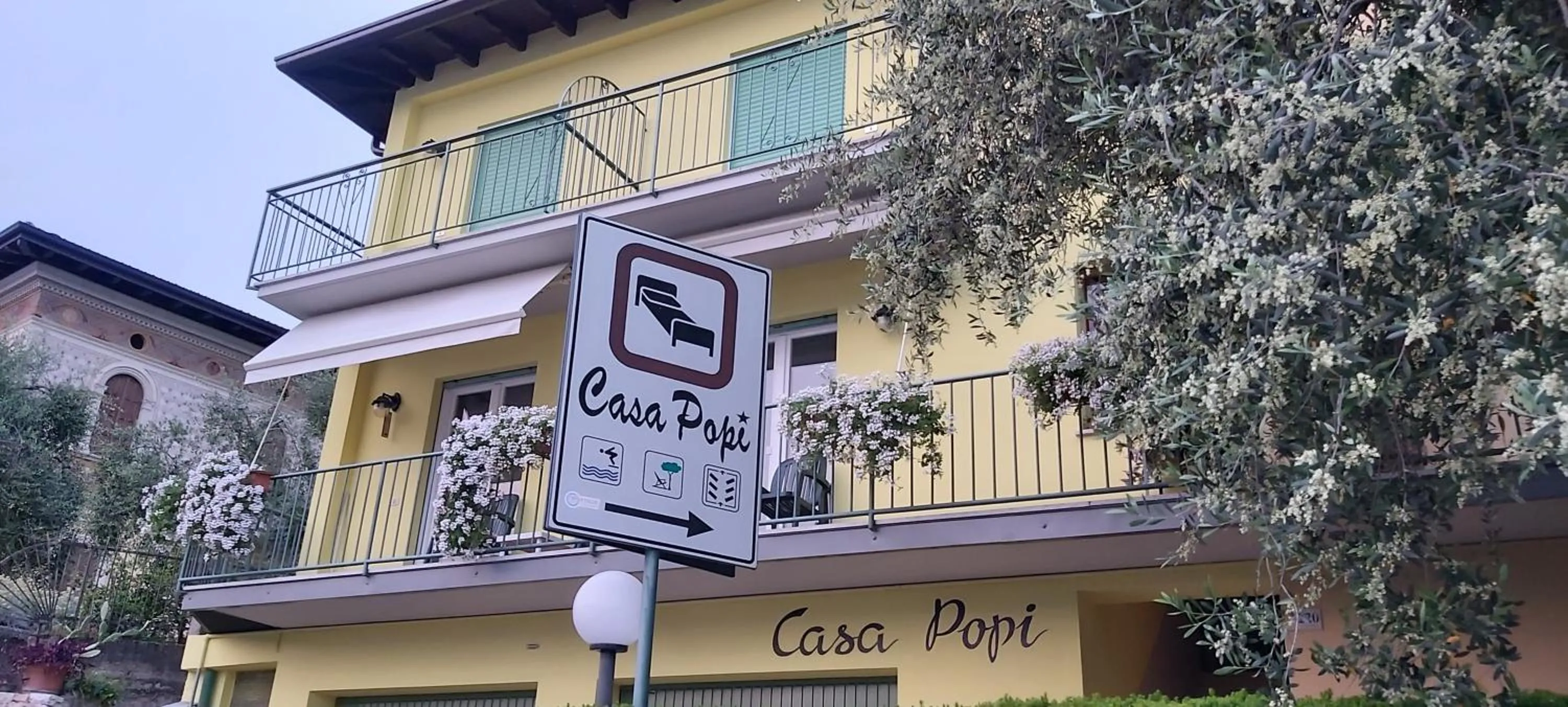 Property building in Hotel Casa Popi