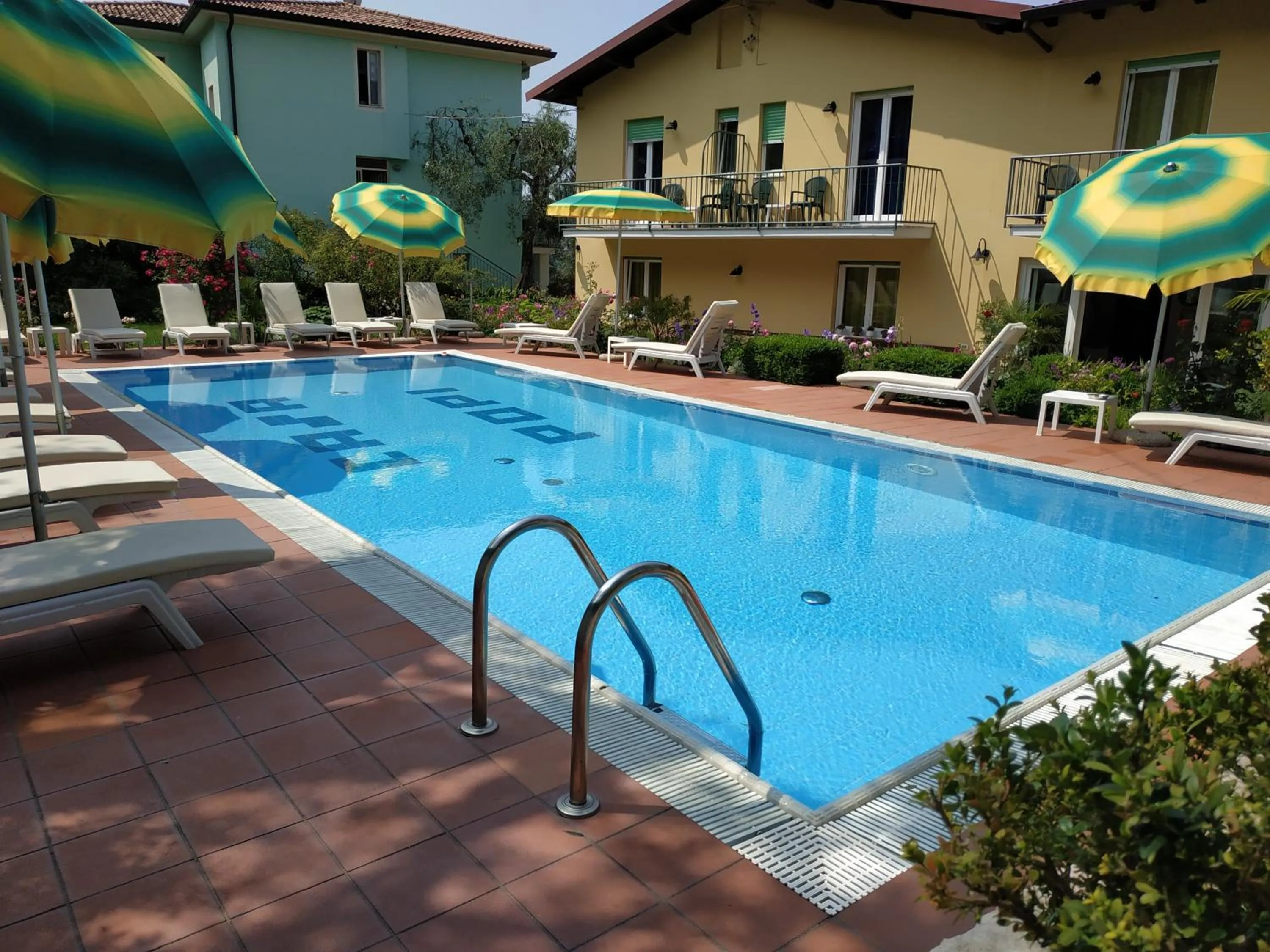 Swimming pool in Hotel Casa Popi