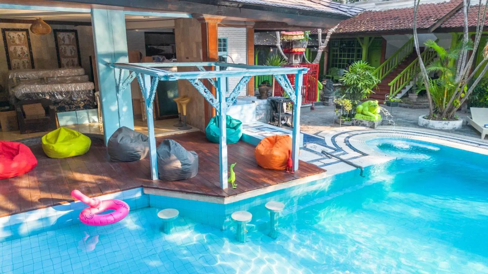 Pool view in BS Home