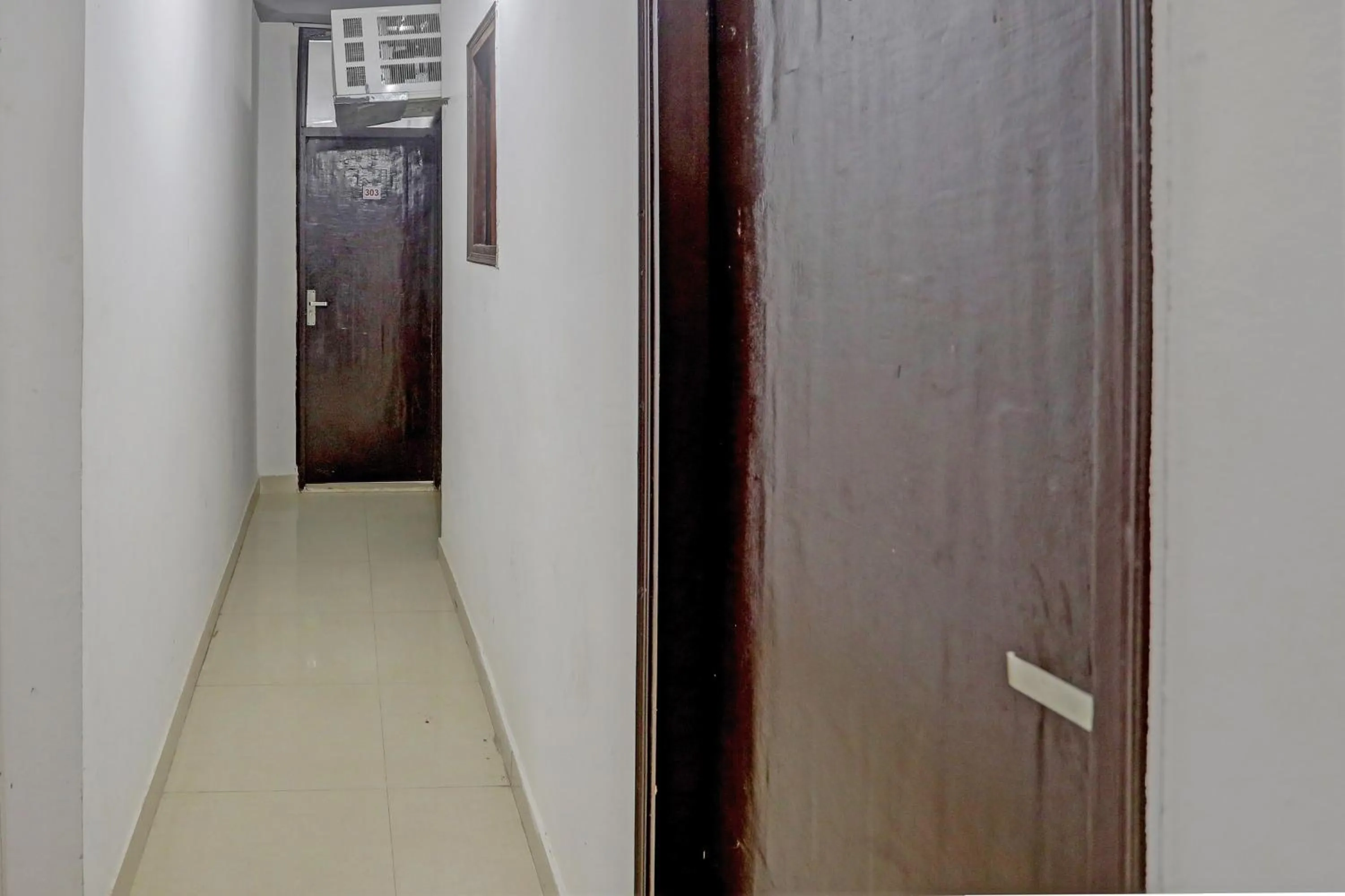 Lobby or reception in Hotel O by OYO the royal villa