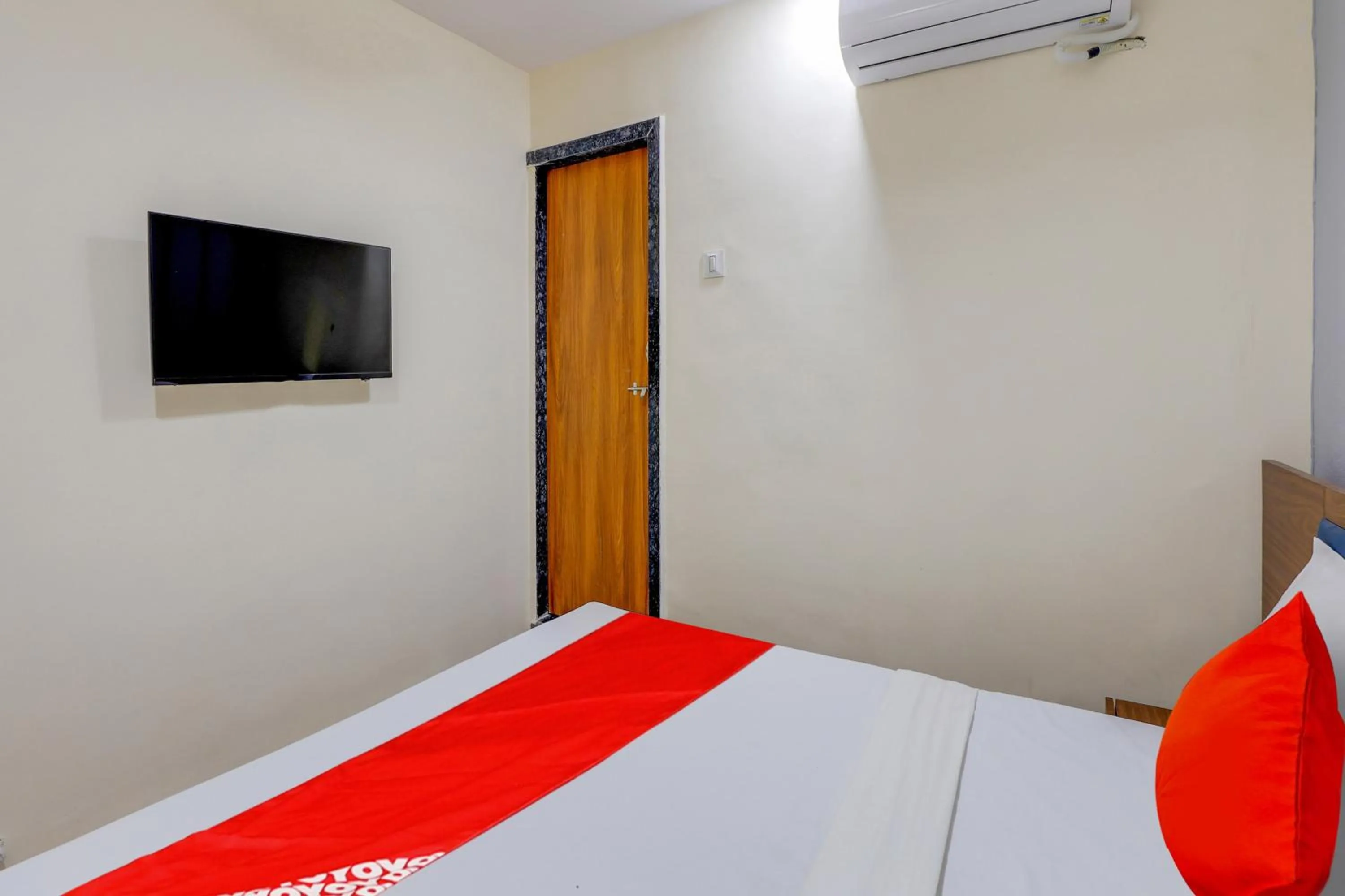 Bedroom in Hotel O Lotus