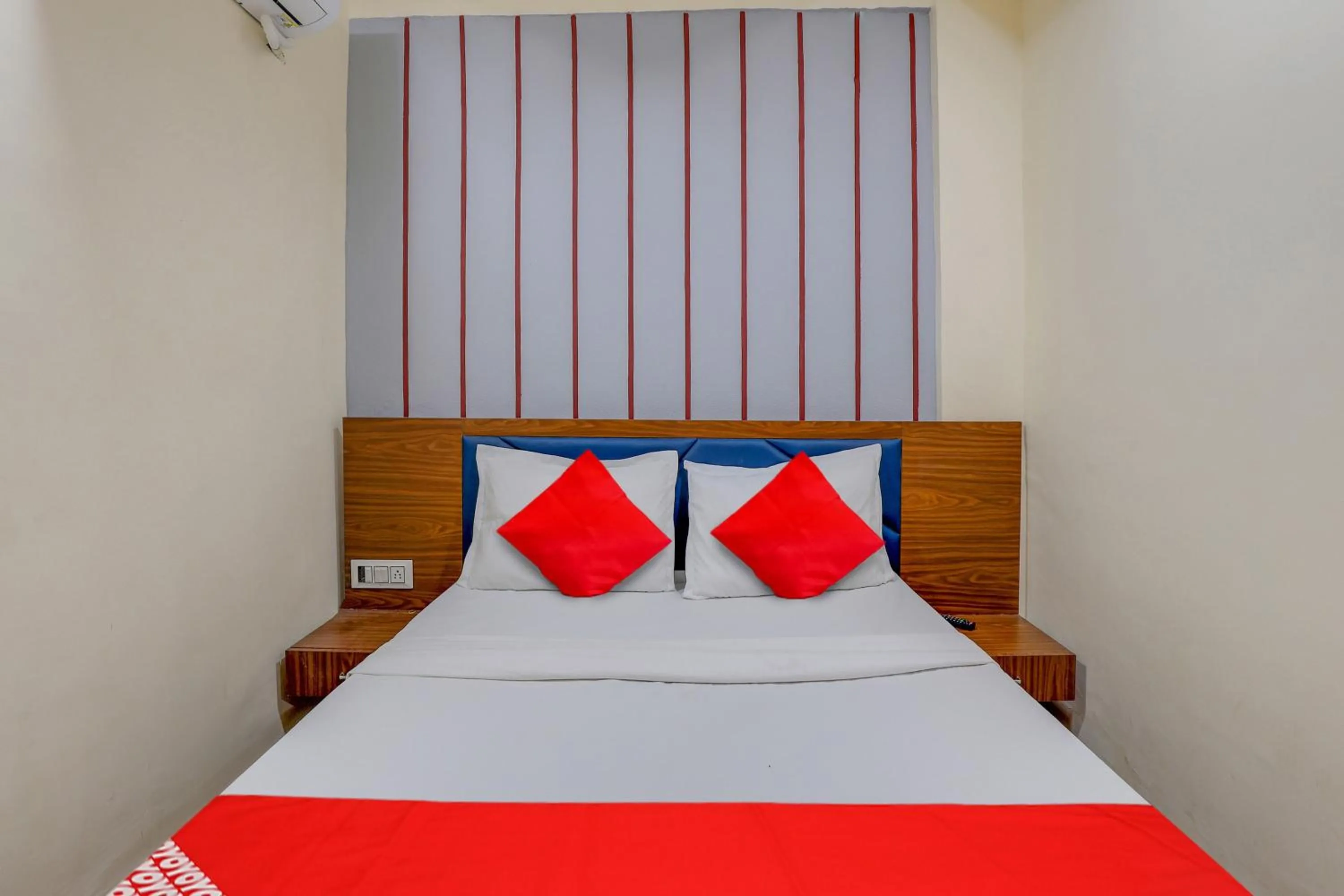 Bedroom in Hotel O Lotus