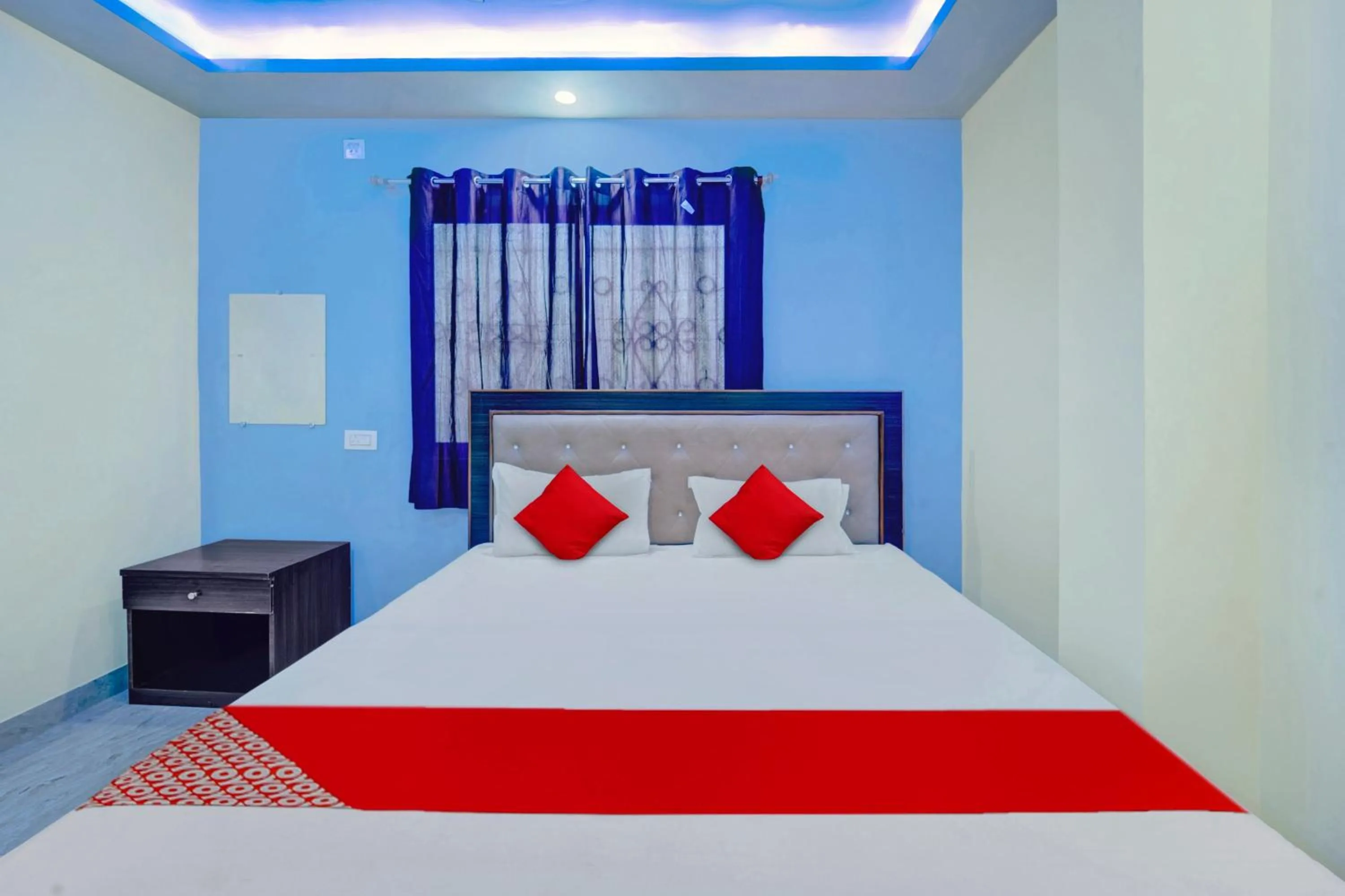 Facade/entrance, Bed in Hotel O Savera